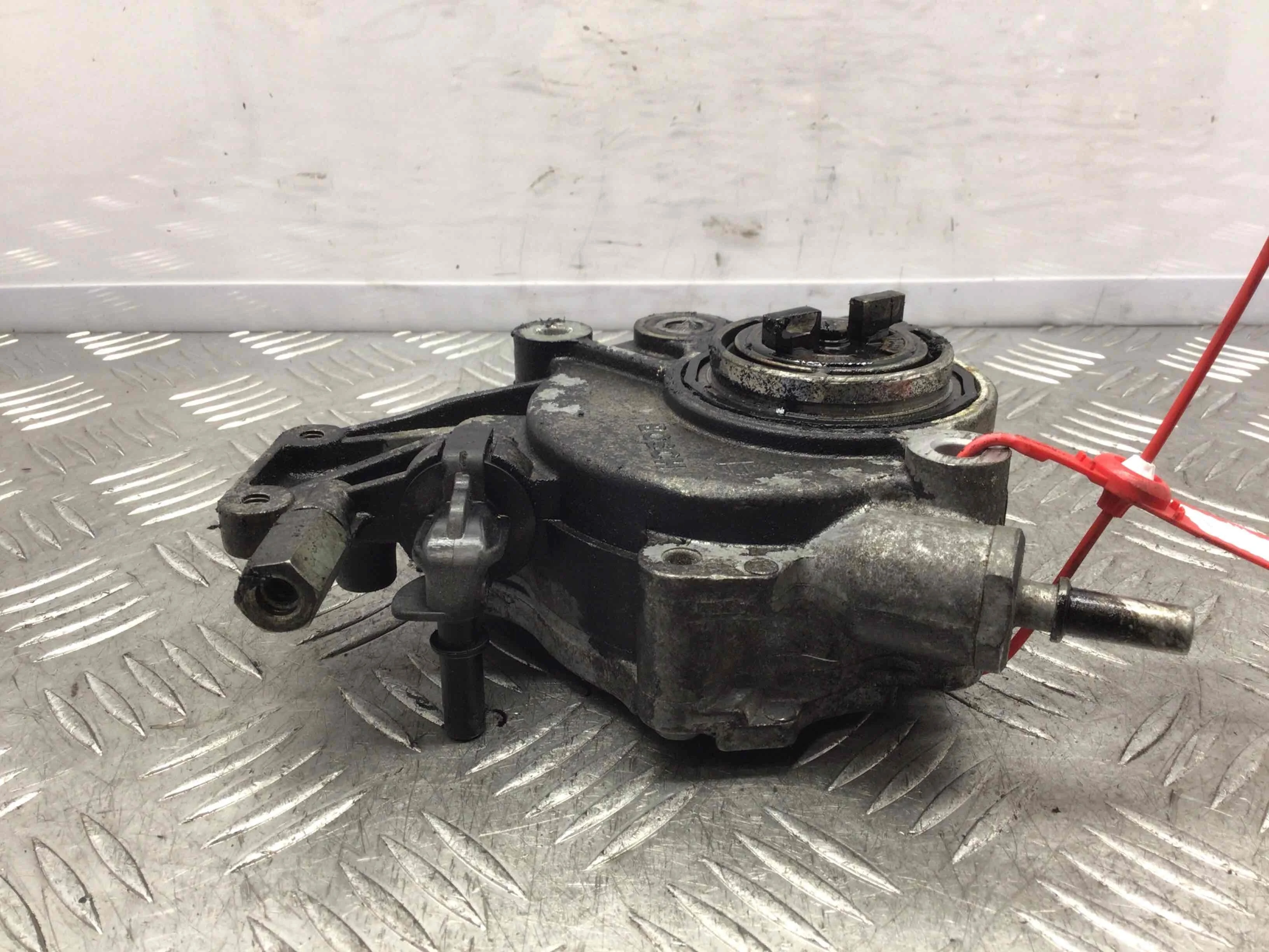 Насос вакуумный Land Rover Evoque 1 поколение 2011 - 2015 дизель 2.2 TDCi Автомат