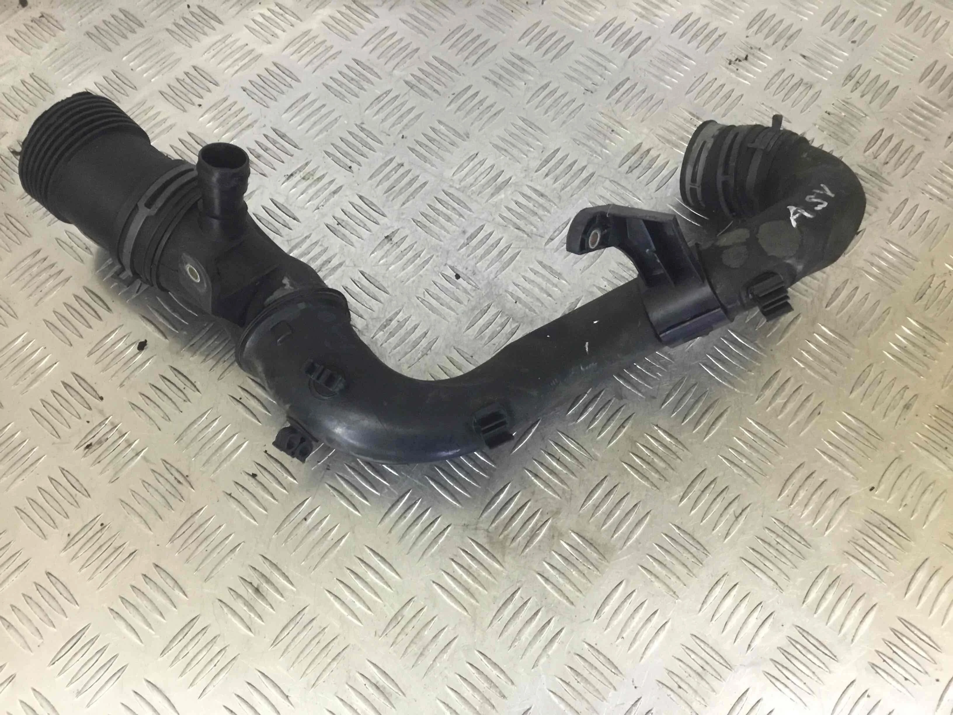 Патрубок (трубопровод, шланг) Audi A3 8L (1996-2000) дизель 1.9 TDI Механика Х/б