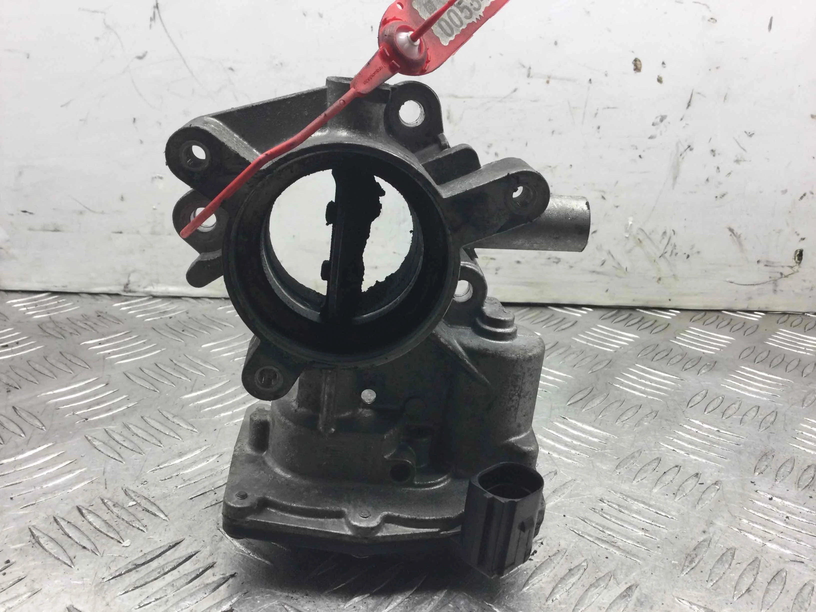 Заслонка дроссельная Opel Insignia 1 поколение (2008-2013) дизель 2.0 CDTI Автомат Универсал