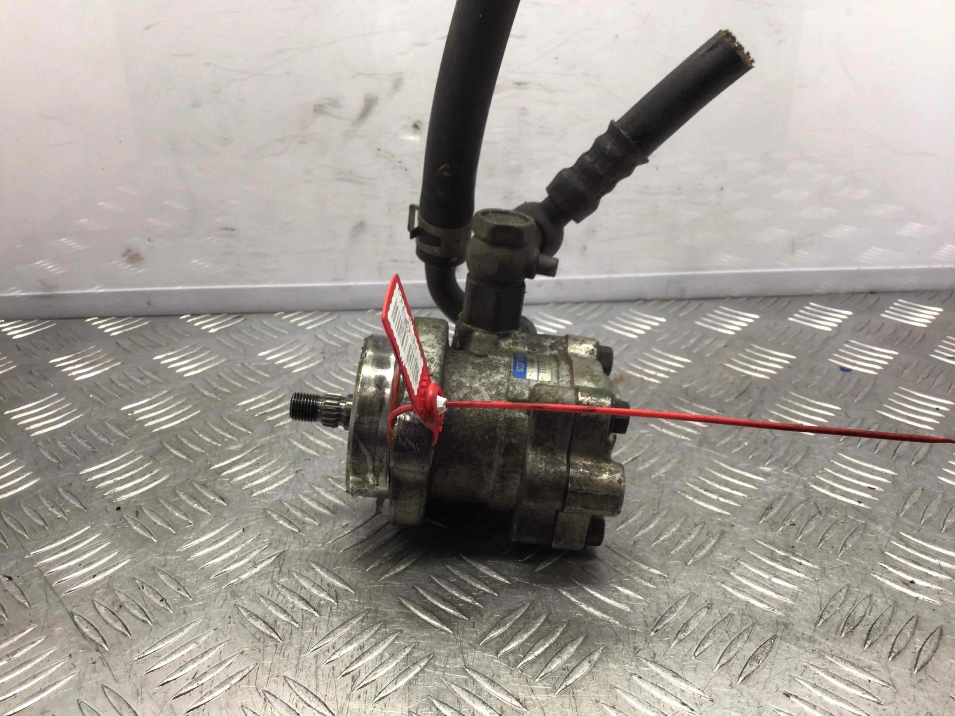 Насос гидроусилителя руля Nissan X-Trail T30 (2001-2004) дизель 2.2 DCI Механика