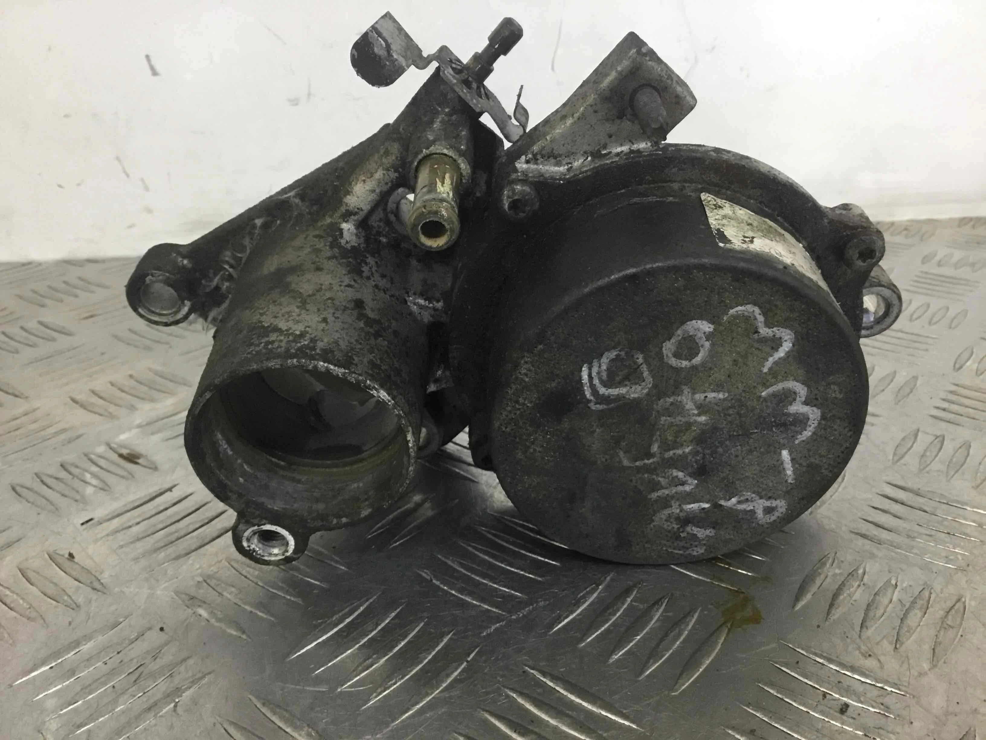 Насос вакуумный Ford Transit 3 поколение (2000-2006) дизель 2.0 Di Механика Микроавтобус