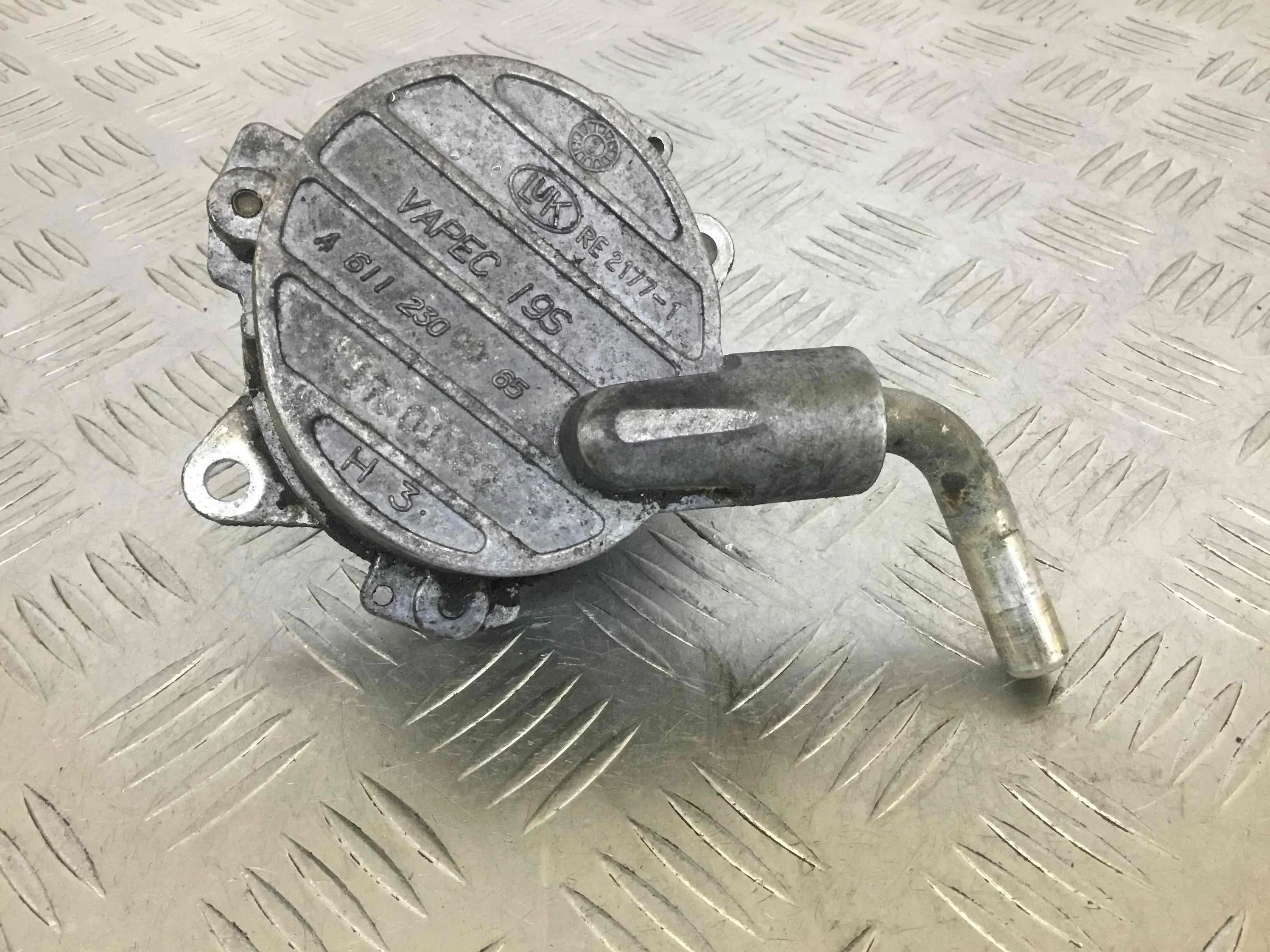 Насос вакуумный Mercedes C-klasse W203/S203/CL203 (2000-2004) дизель 2.7 CDI Автомат Седан