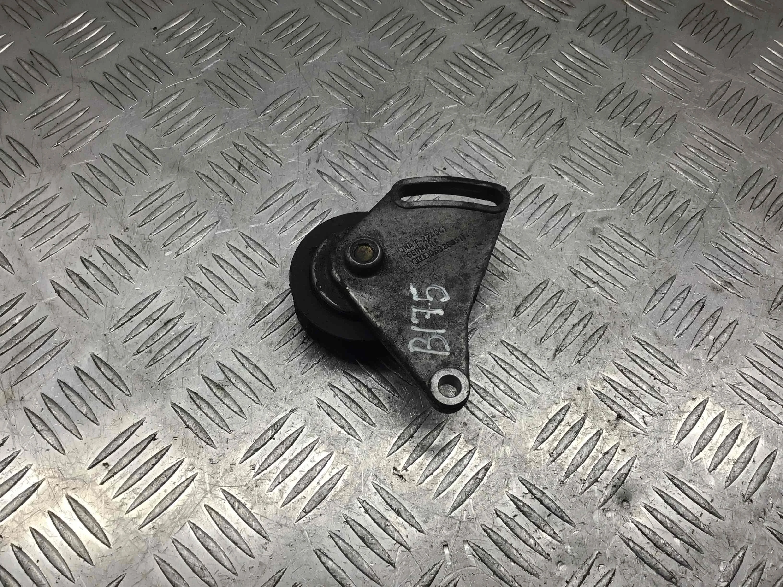 Натяжитель ремня генератора Audi A4 B6 (2000-2005) дизель 1.9 TDI Механика Седан