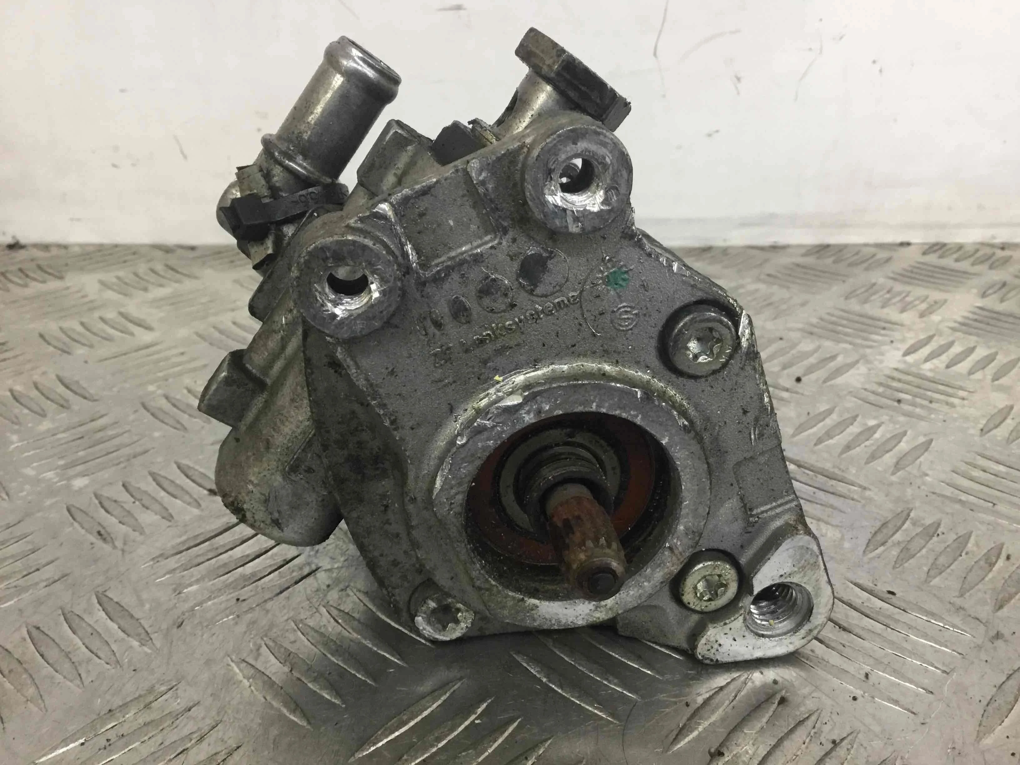 Насос гидроусилителя руля Audi A6 C6/4F (2004-2008) бензин 4.2 FSI Механика Седан