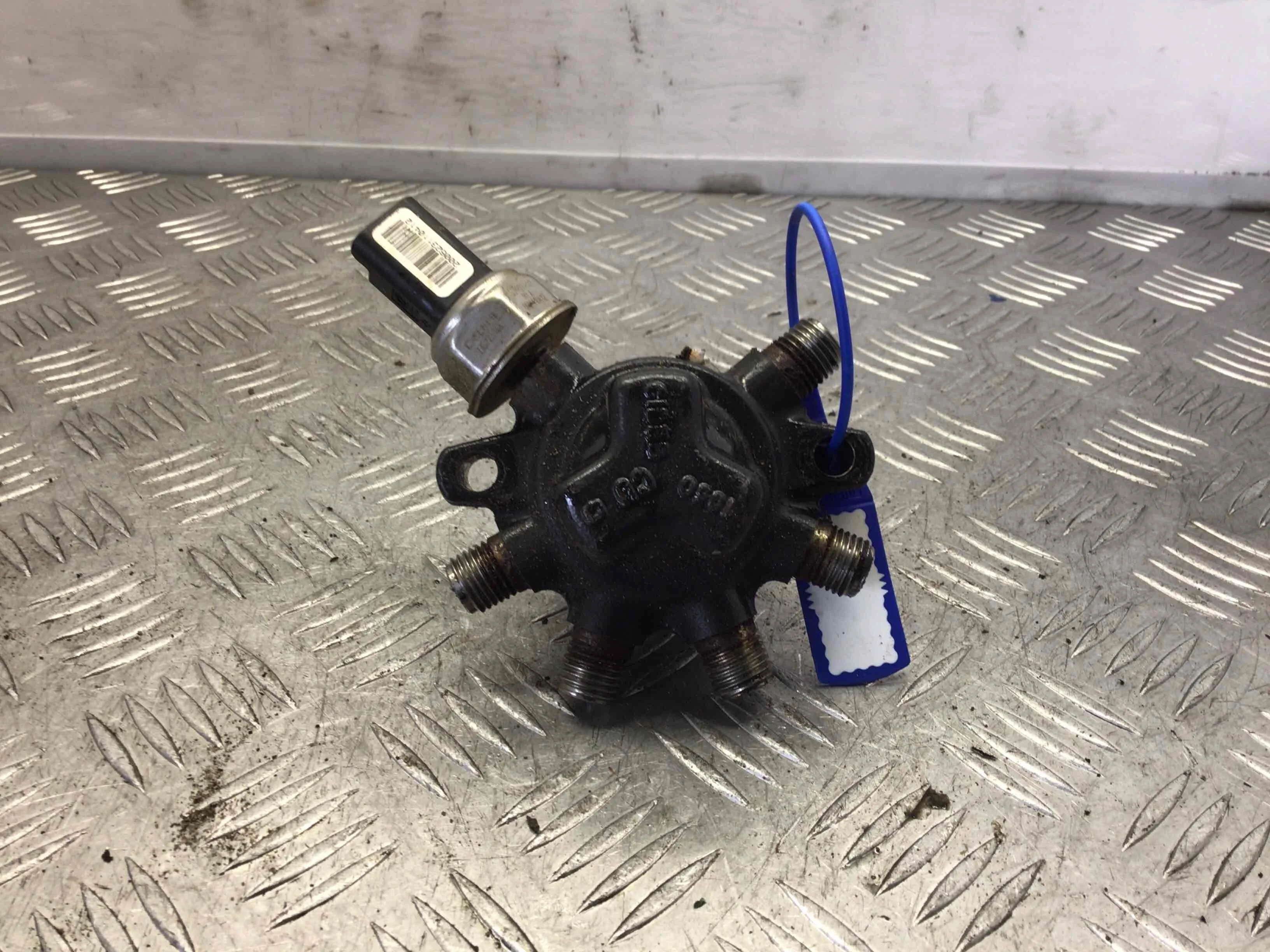 Топливная рампа Suzuki Jimny 3 поколение [рестайлинг] (2005-2012) дизель 1.5 DCI Механика