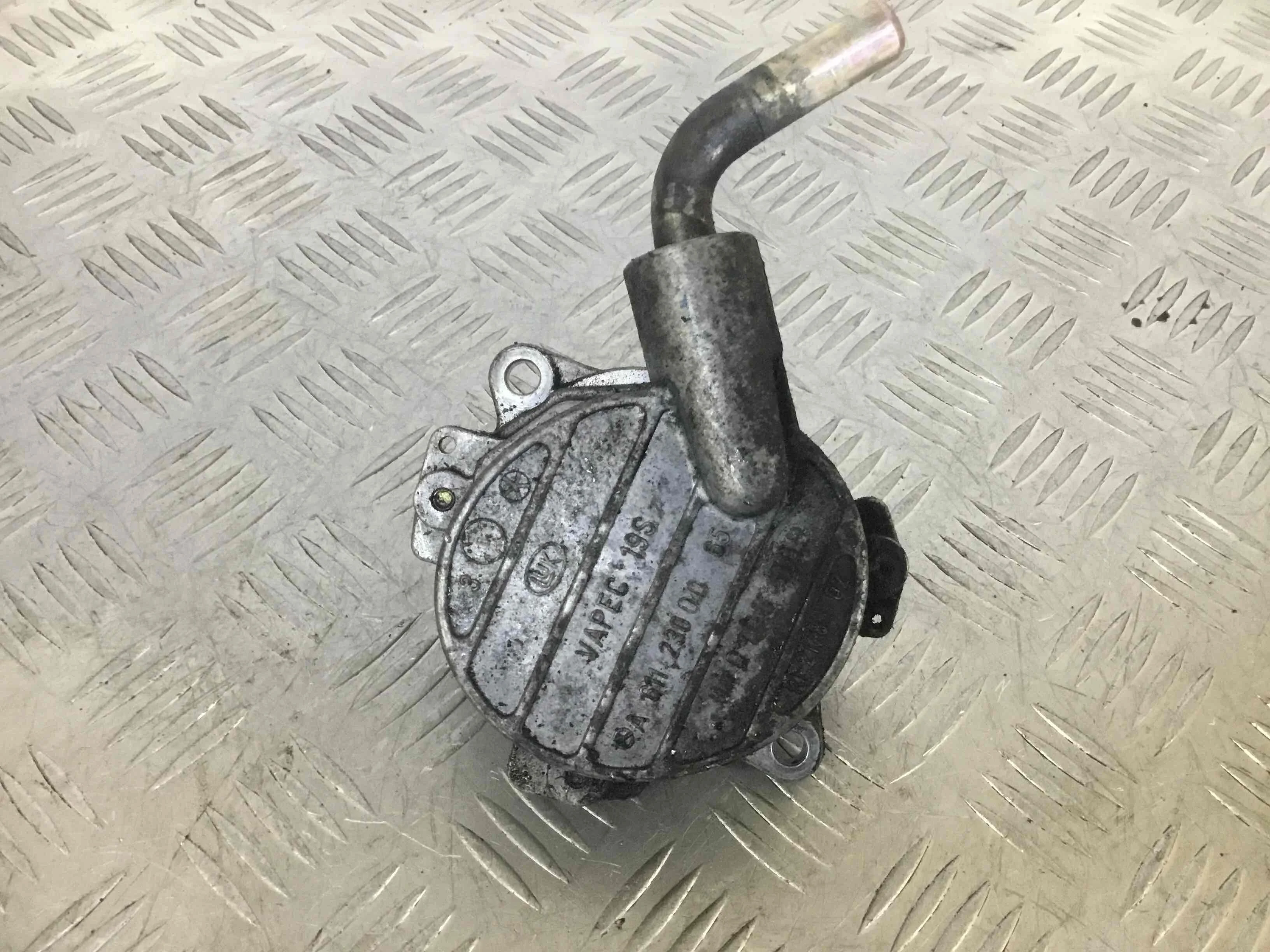 Насос вакуумный Mercedes CLK W209/A209 (2002-2005) дизель 2.7 CDI Автомат Купе