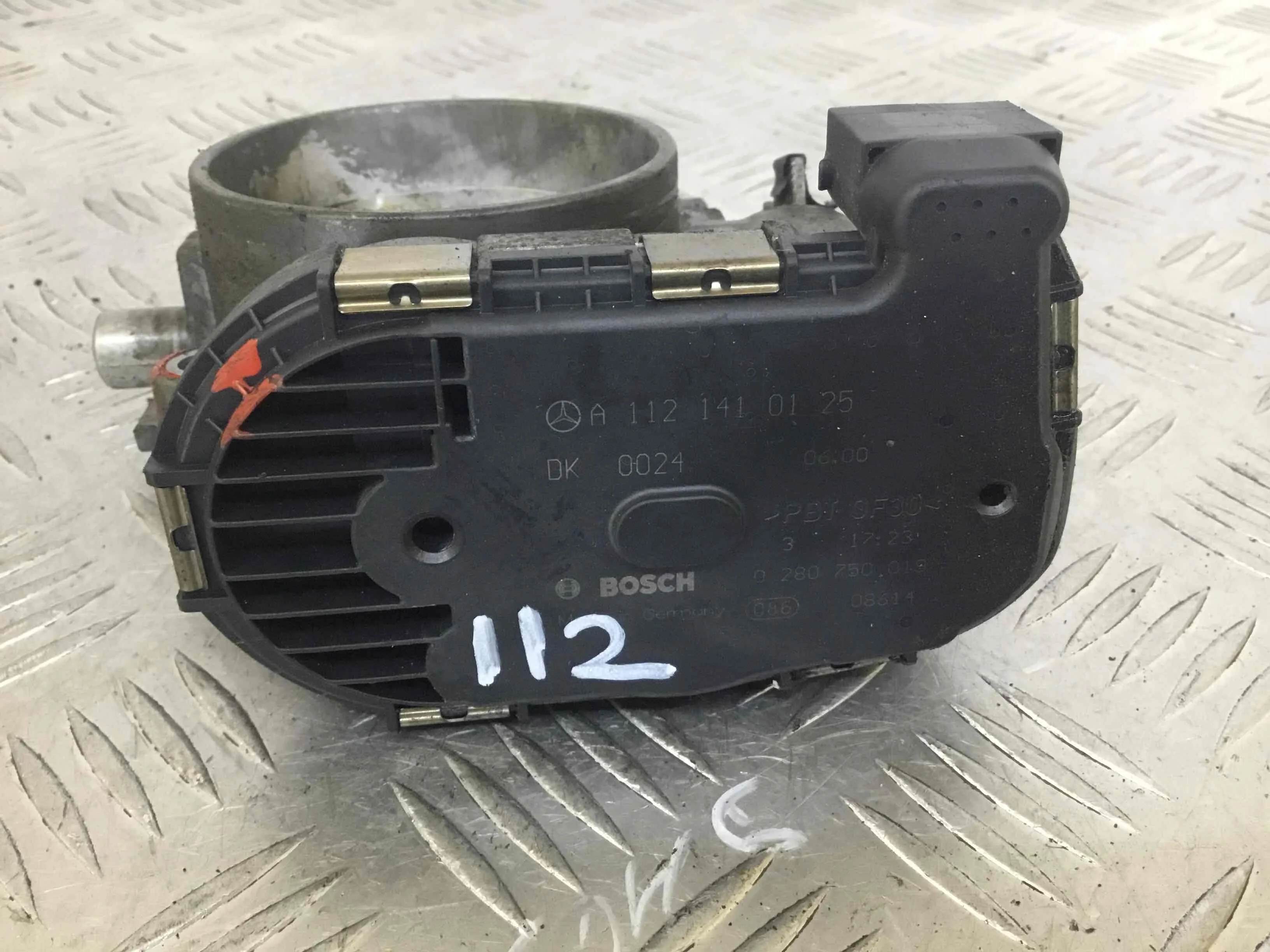 Заслонка дроссельная Mercedes E-klasse E-klasse (W210) 1995 - 2003 бензин 2.6 i Автомат Седан