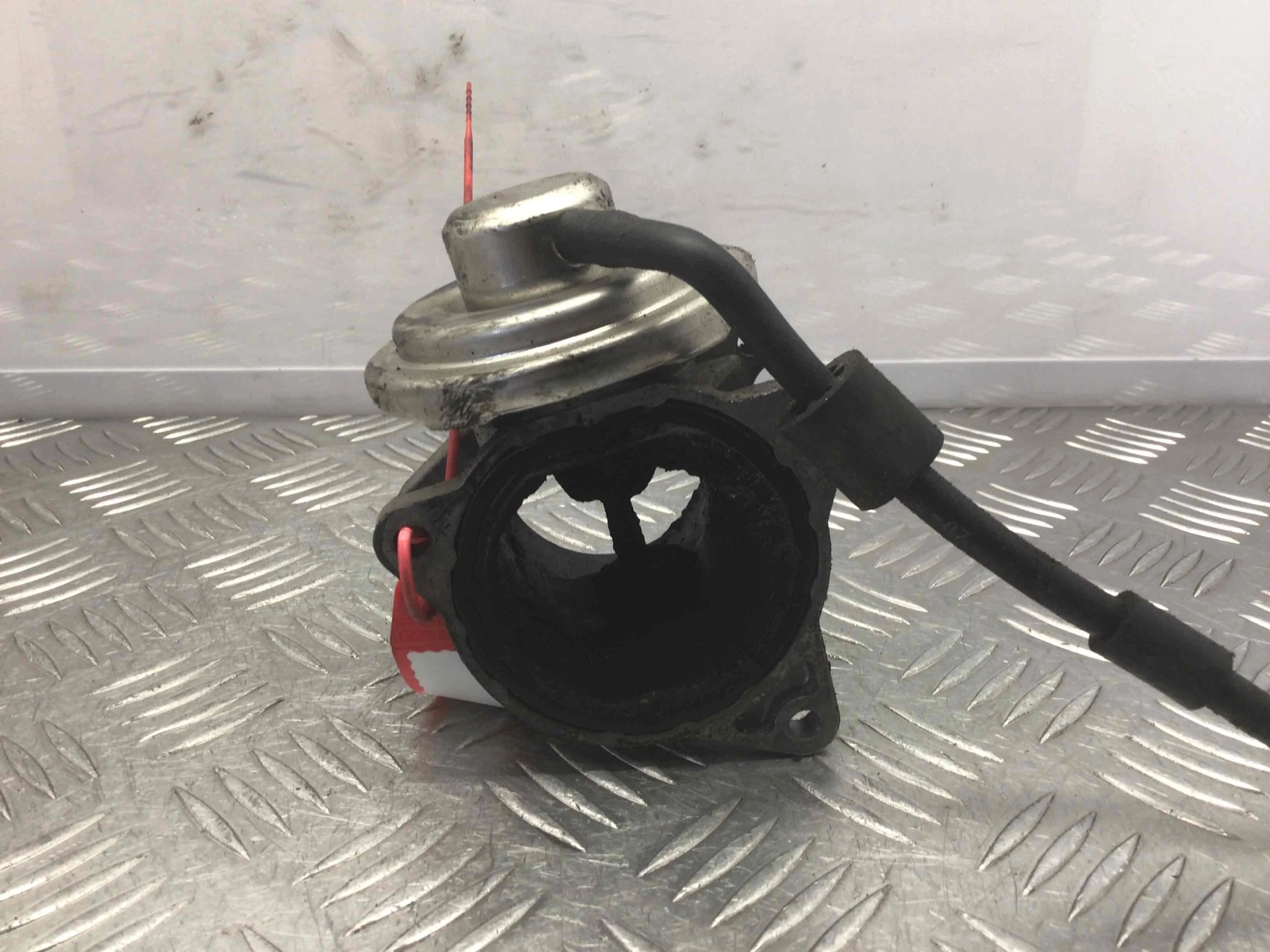 Клапан EGR Volkswagen Passat B6 (2005-2010) дизель 1.9 TDI Механика Седан