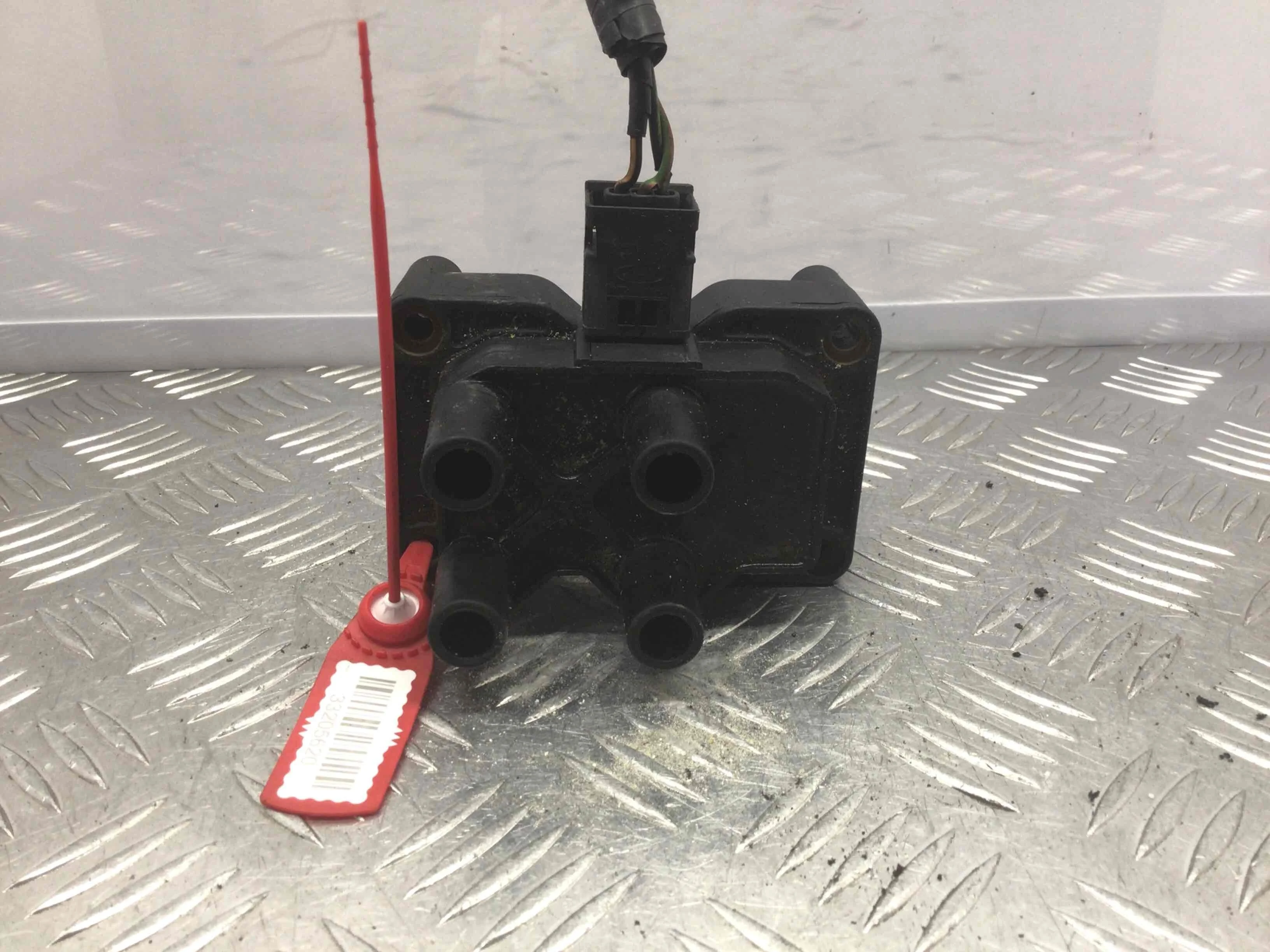 Катушка зажигания Ford Focus 2 поколение (2005-2008) бензин 1.6 i Механика Х/б