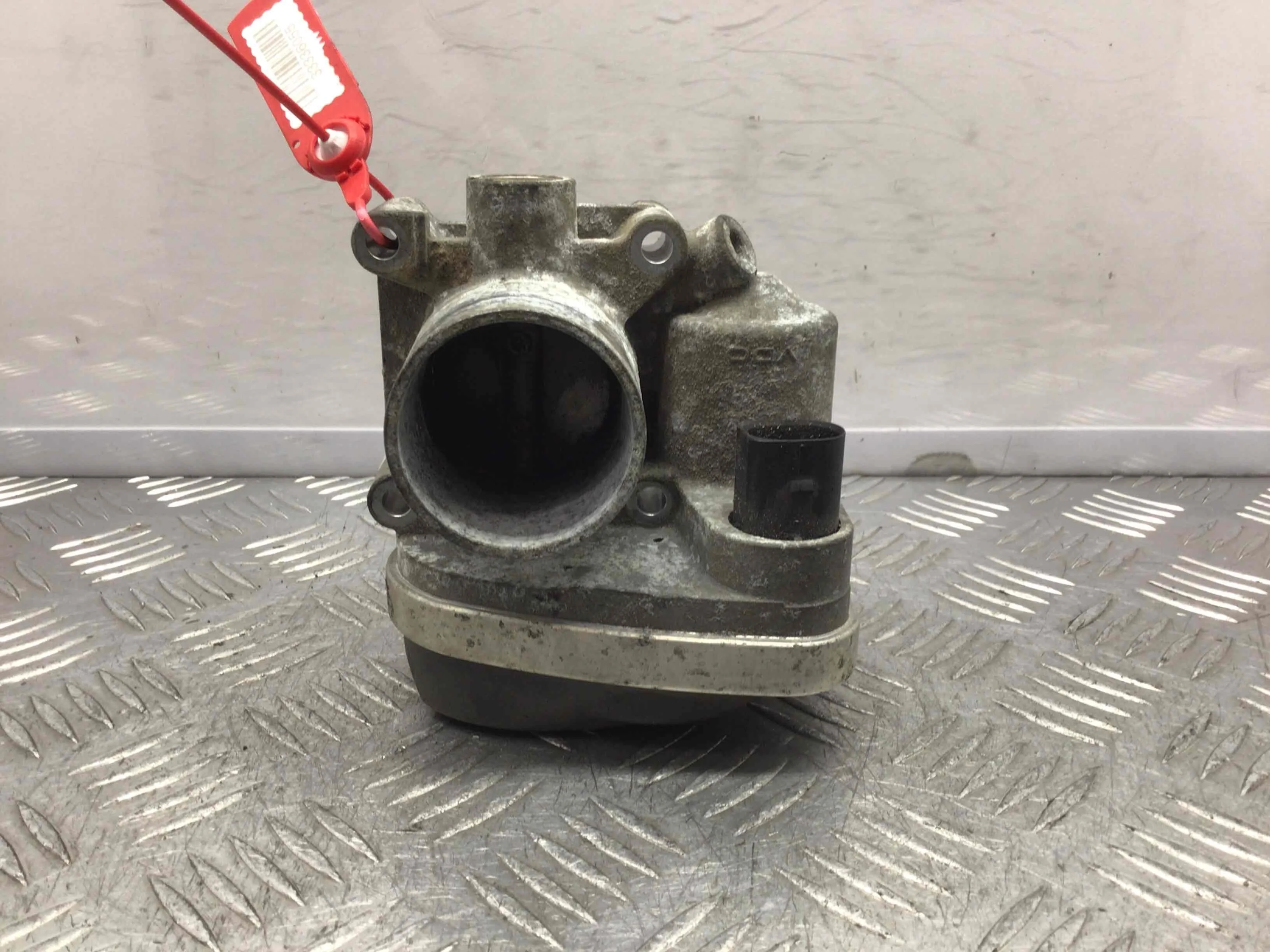 Заслонка дроссельная Volkswagen Polo 4 поколение (2001-2005) бензин 1.4 i Механика Х/б