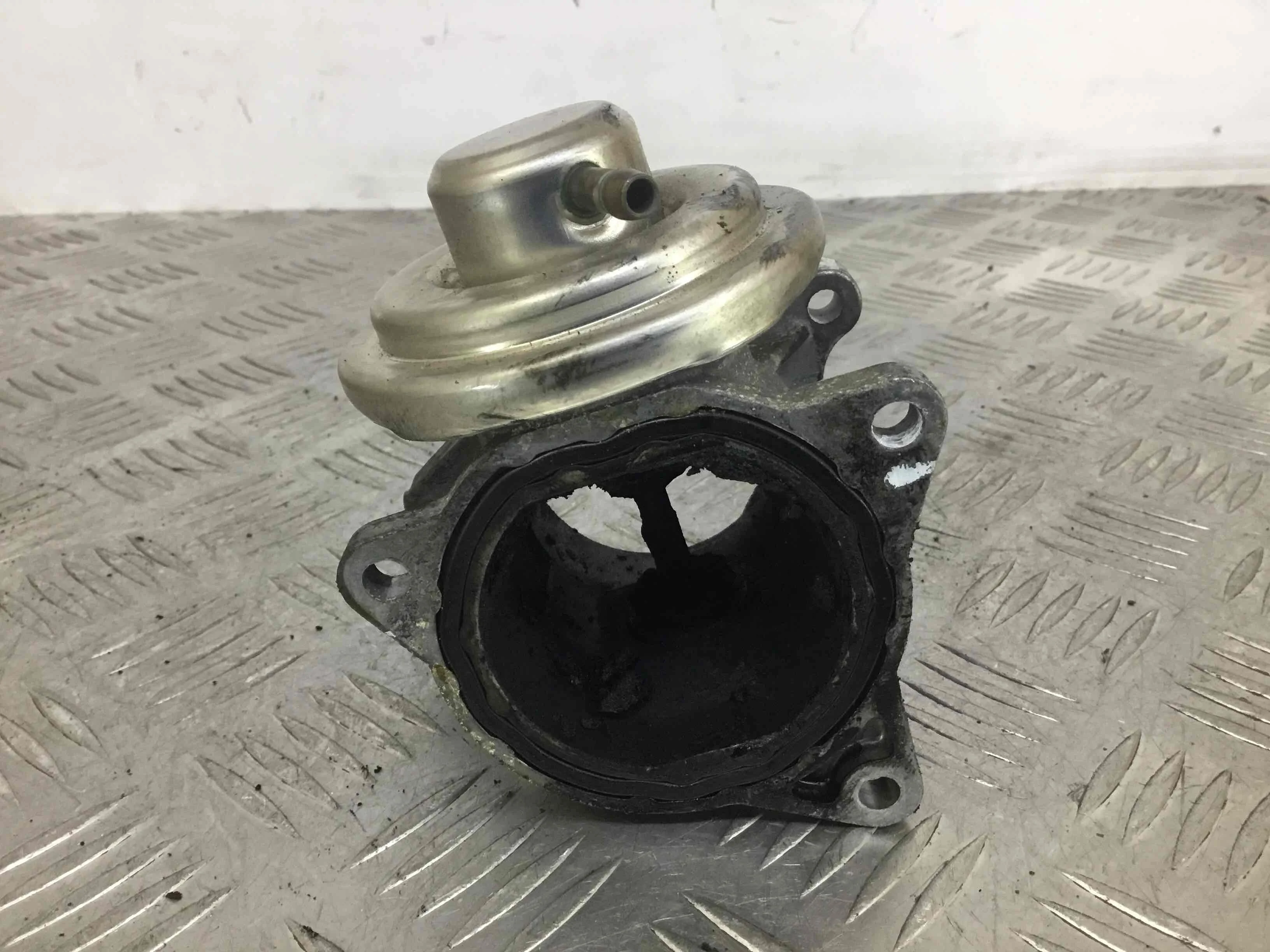 Клапан EGR Volkswagen Touran 1 поколение [рестайлинг] (2006-2010) дизель 1.9 TDE Механика Минивэн