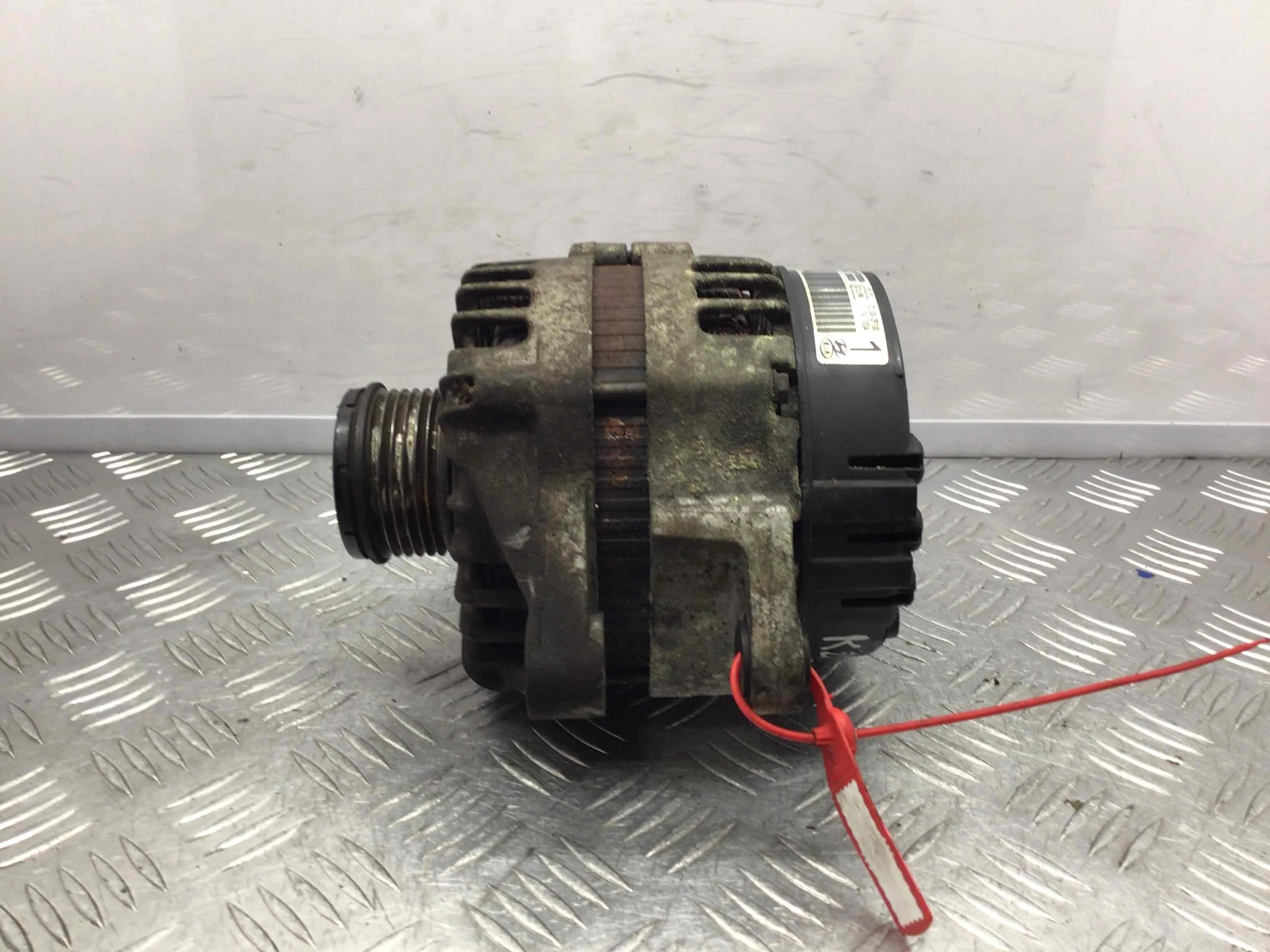 Генератор Kia Carnival 2 поколение 2006 - 2010 дизель 2.2 CRDi Механика Минивэн