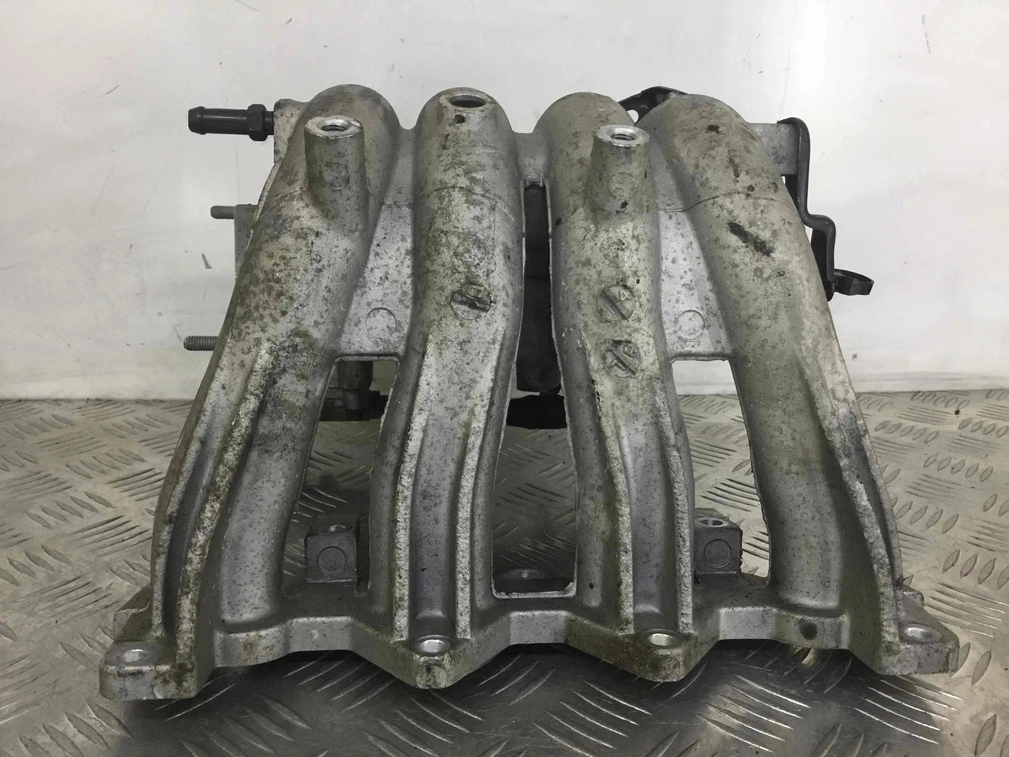 Коллектор впускной Kia Rio 2 поколение 2005 - 2009 бензин 1.4 i Механика Х/б