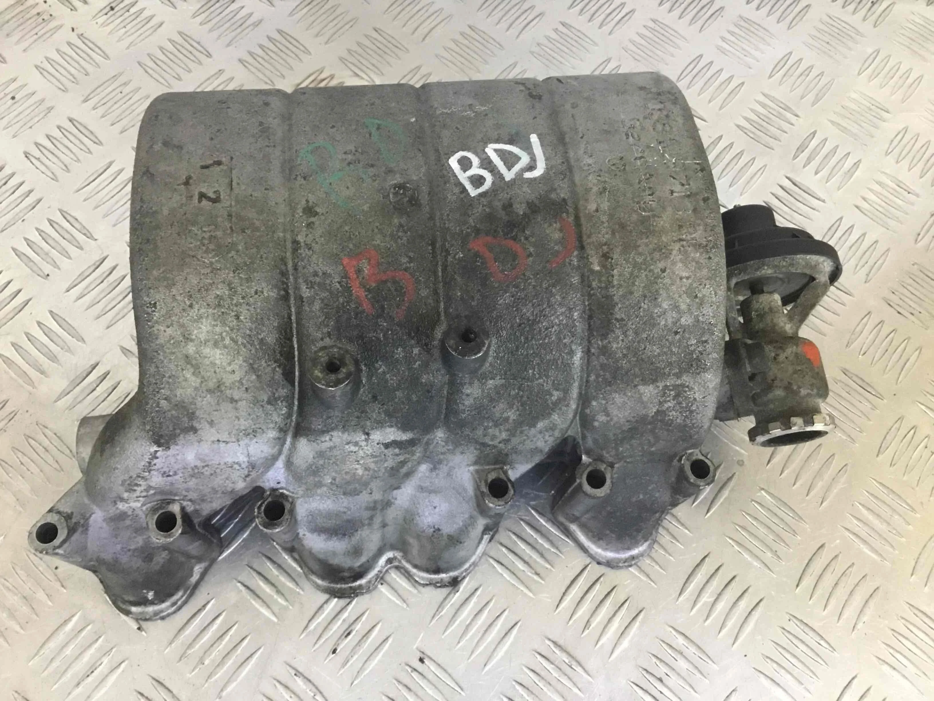 Коллектор впускной Volkswagen Caddy 3 поколение (2004-2010) дизель 2.0 TDI Механика Фургон