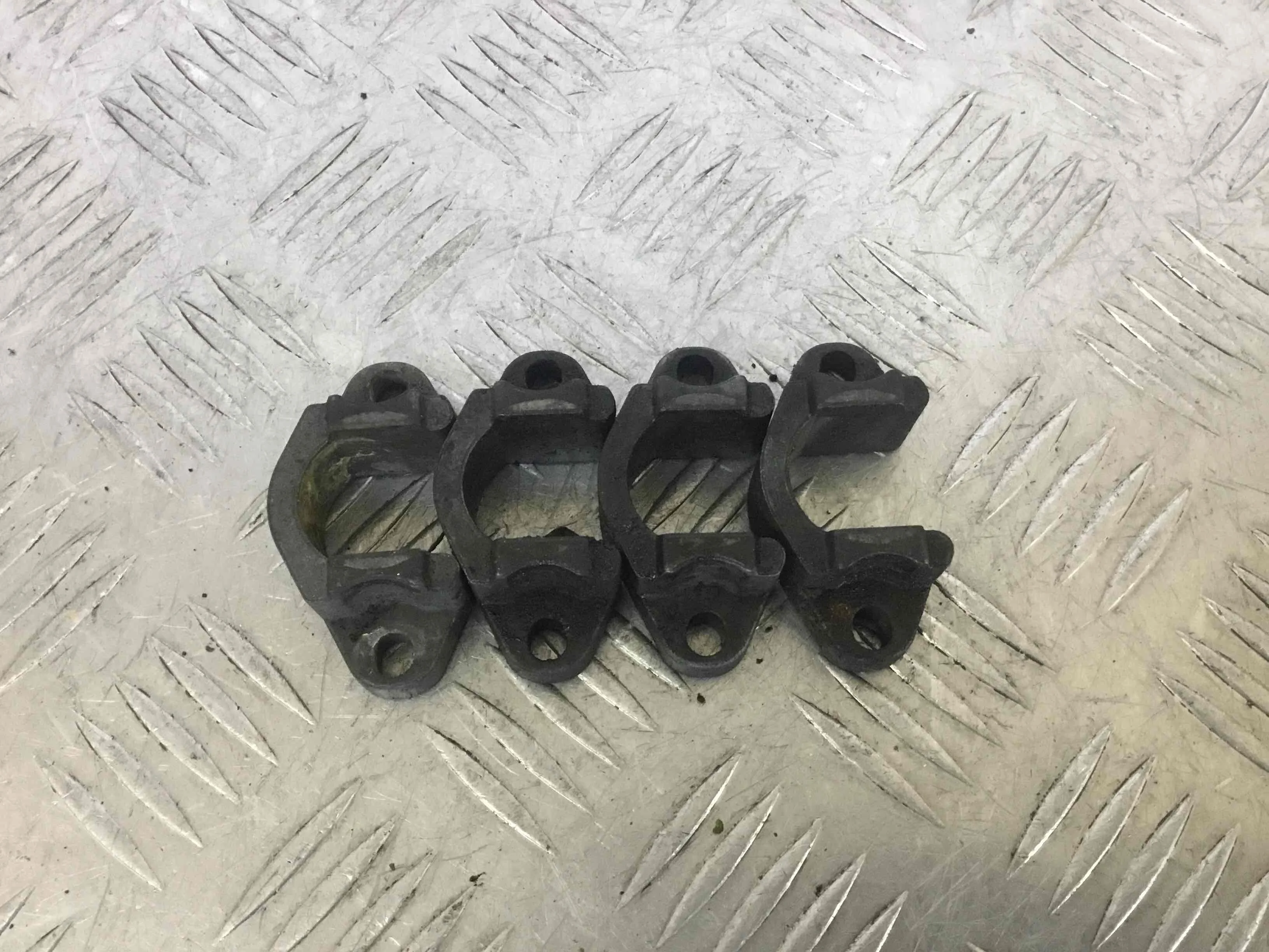 Скоба (кронштейн) крепления форсунки BMW 1-Series E87/E81/E82/E88 (2004-2007) дизель 2.0 TDI Автомат Х/б