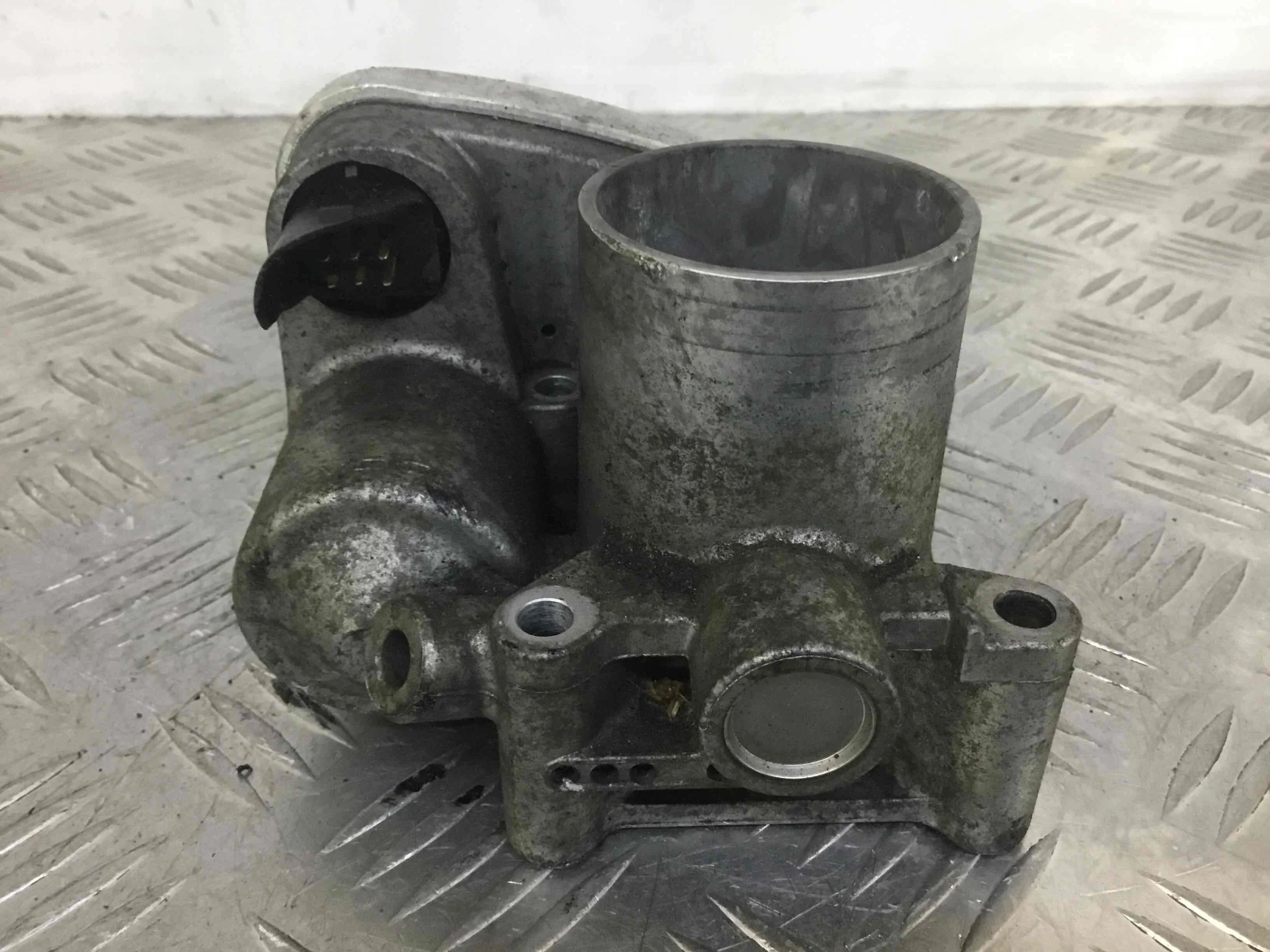 Заслонка дроссельная Skoda Fabia 1 поколение (1999-2004) бензин 1.4 i Автомат Х/б