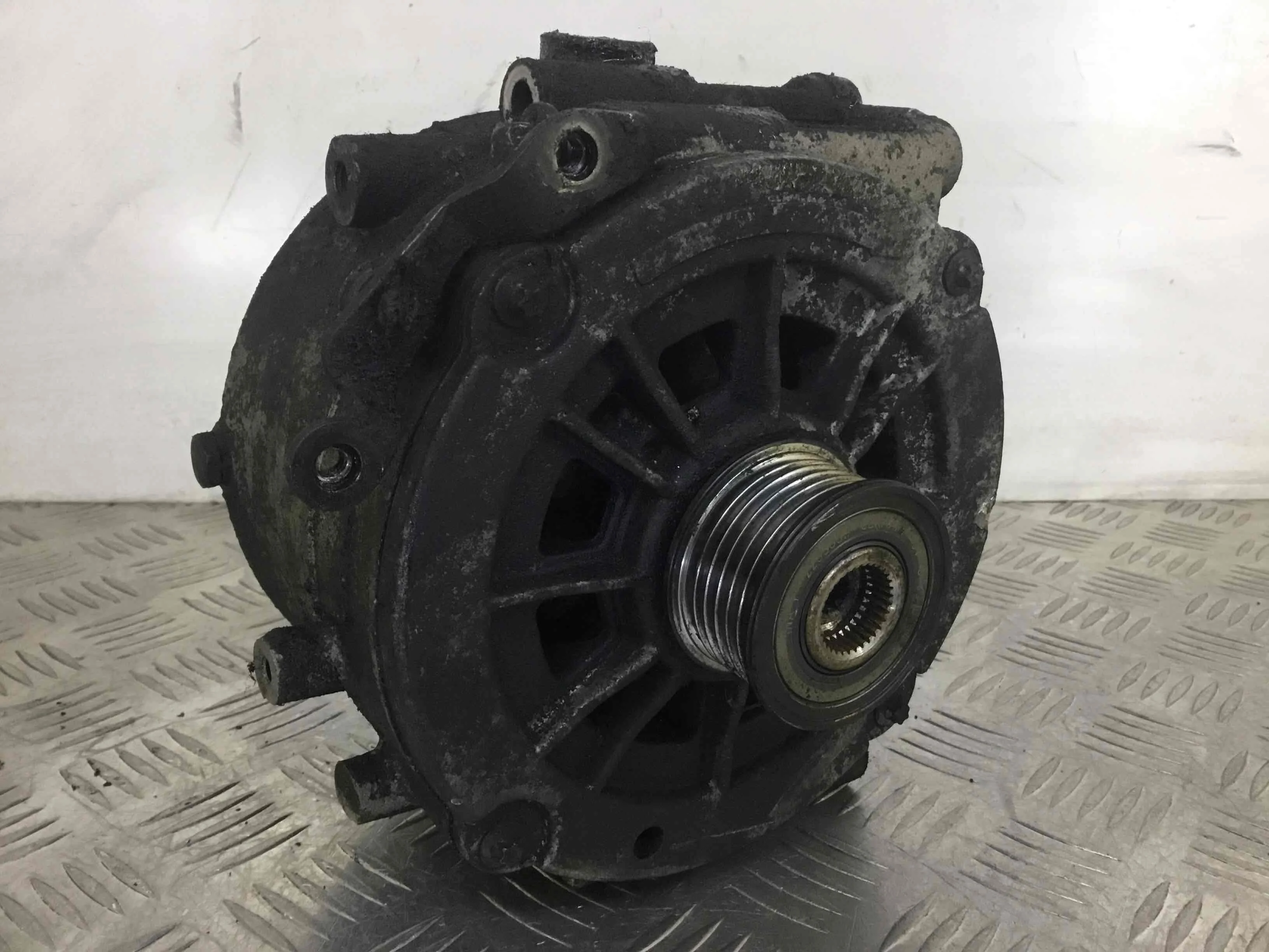 Генератор Mercedes C-klasse W203/S203/CL203 (2000-2004) дизель 2.2 CDI Механика Седан