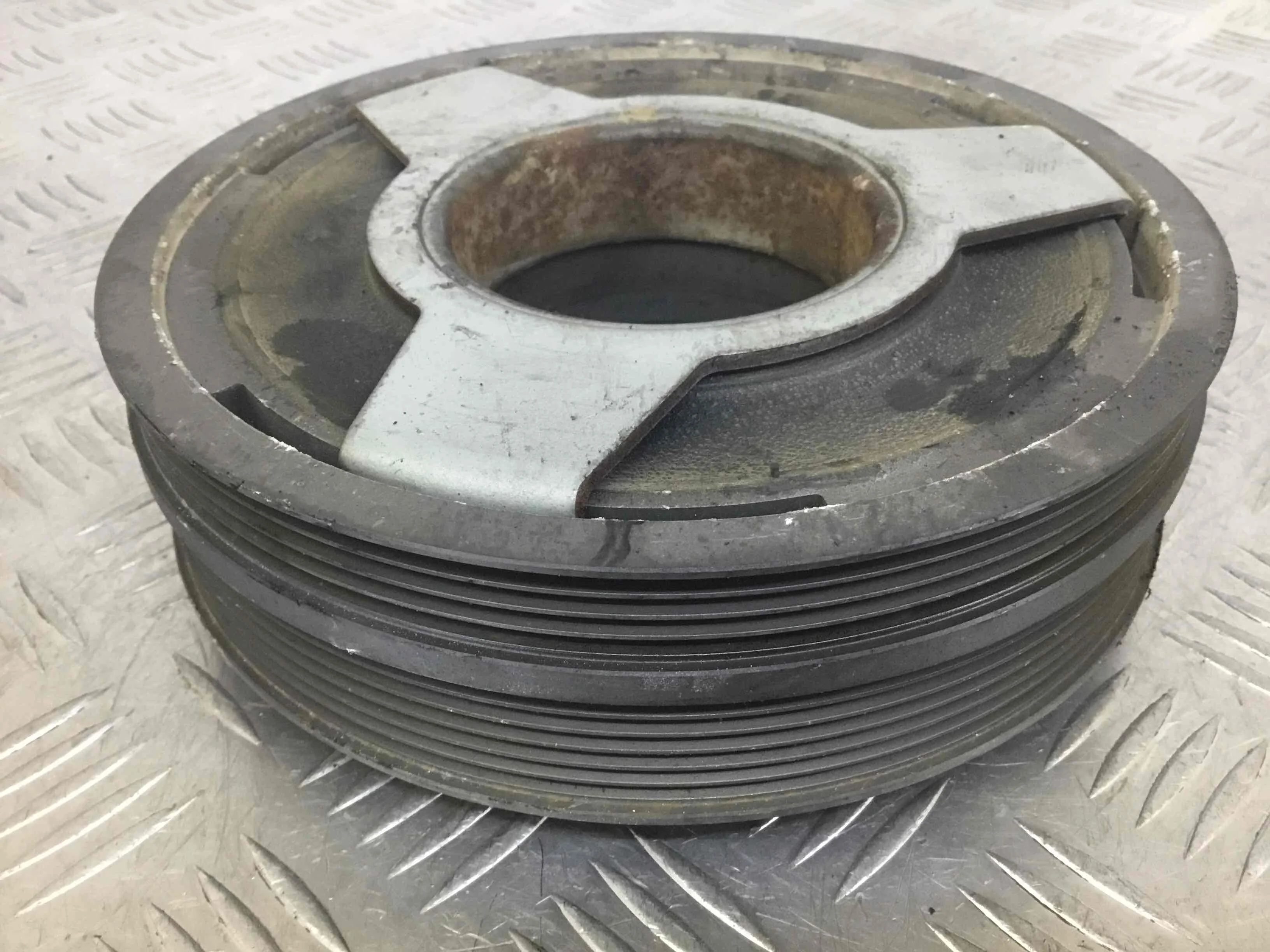 Шкив коленвала Audi A6 C5/4B (1997-2004) дизель 2.5 TDI Автомат Универсал