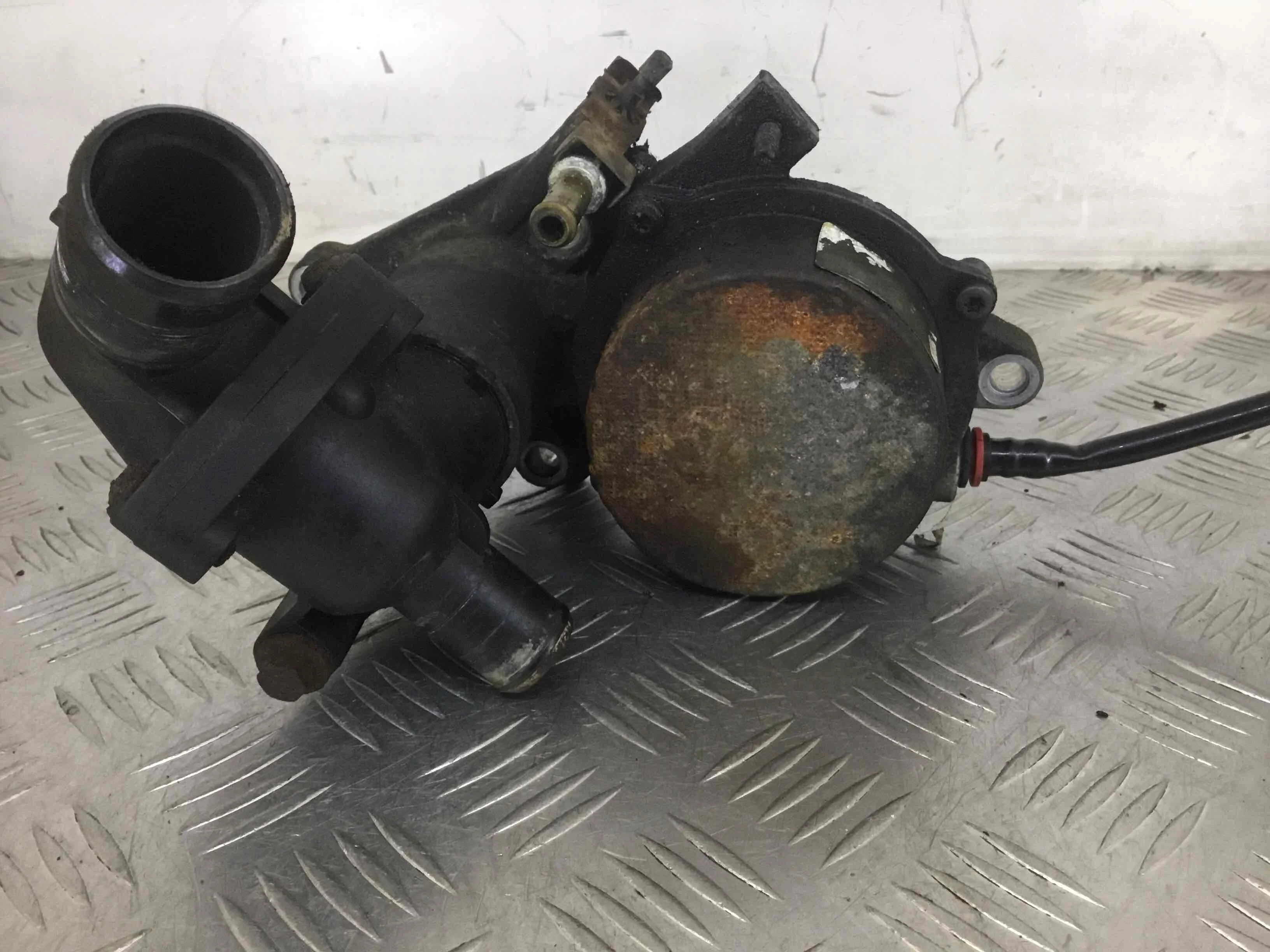 Насос вакуумный Ford Transit 3 поколение (2000-2006) дизель 2.0 Di Механика Микроавтобус