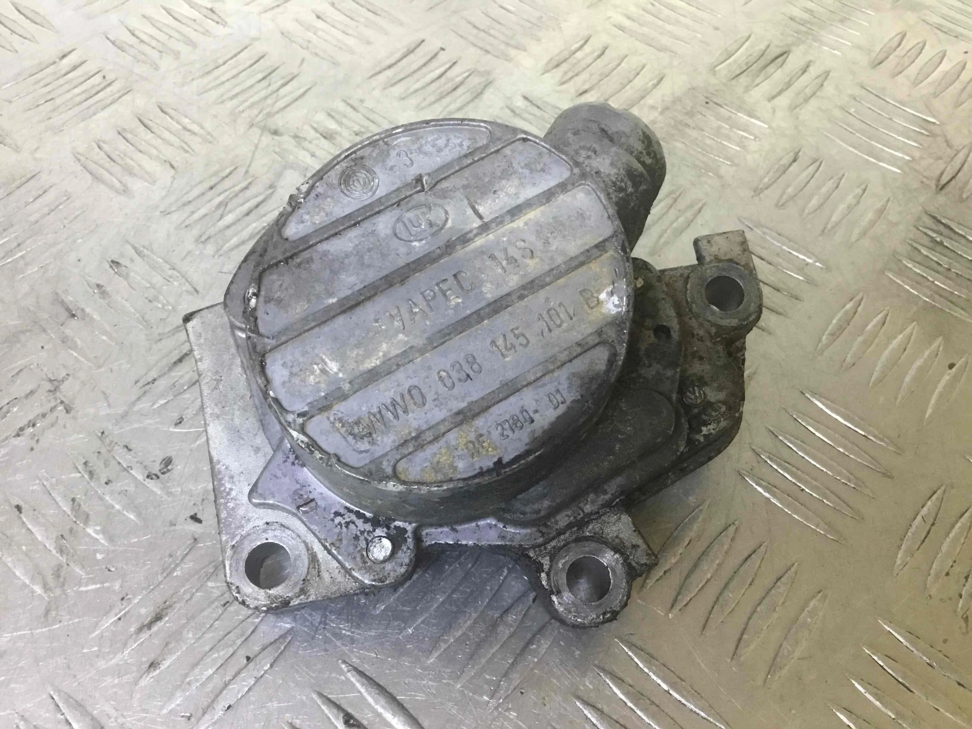 Насос вакуумный Volkswagen Golf 4 поколение (1997-2004) дизель 1.9 SDi Механика Универсал