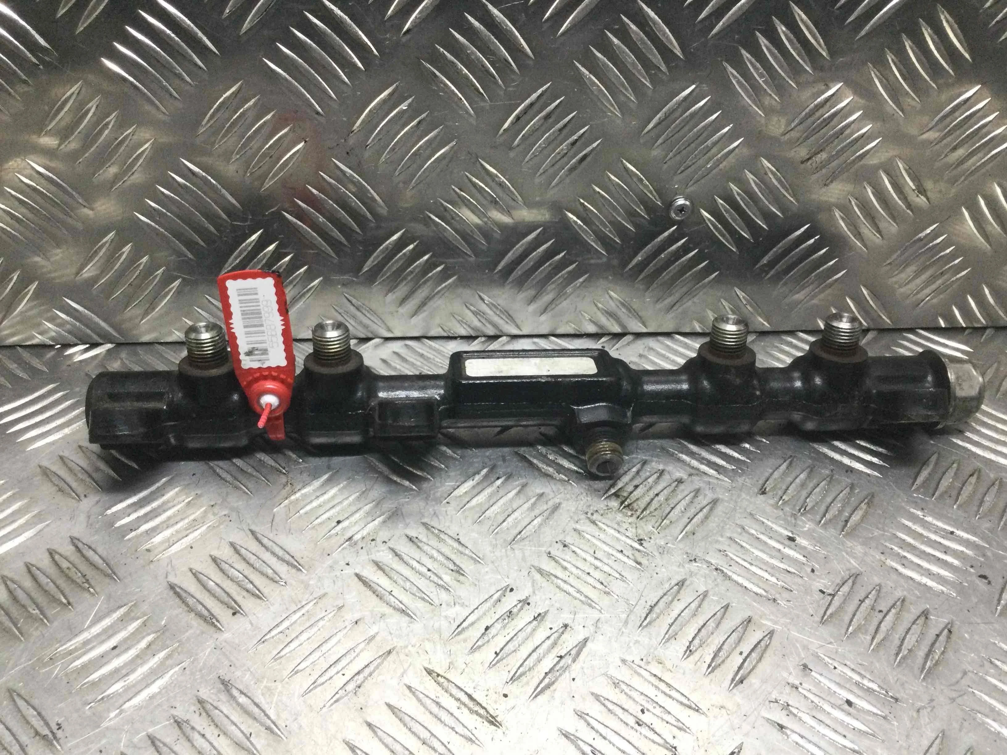 Топливная рампа Ford Transit 3 поколение [рестайлинг] (2006-2013) дизель 2.4 TDCi Механика Микроавтобус