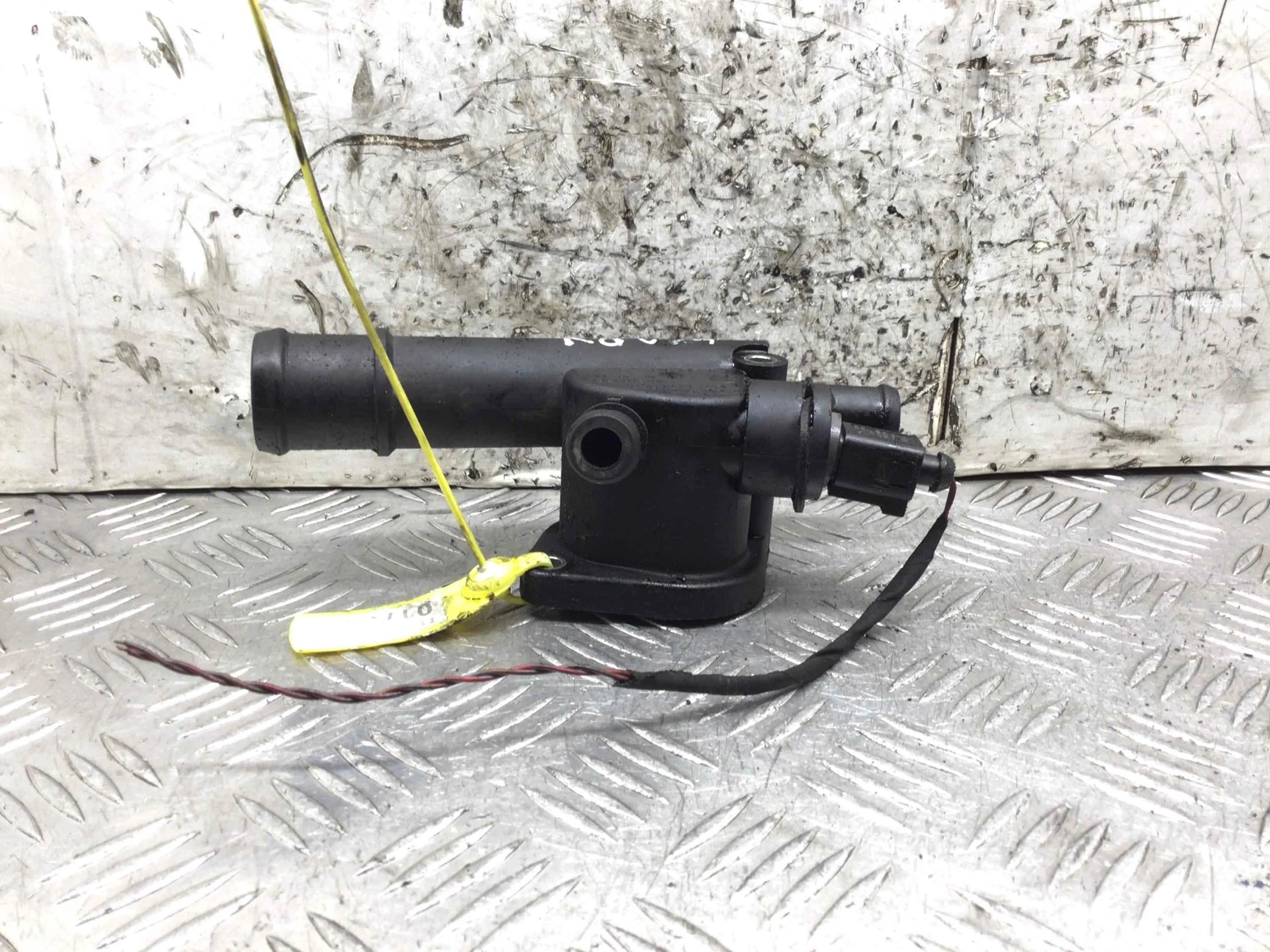 Фланец (тройник) системы охлаждения SEAT Leon 2 поколение (2005-2009) дизель 1.9 TDI Механика Х/б