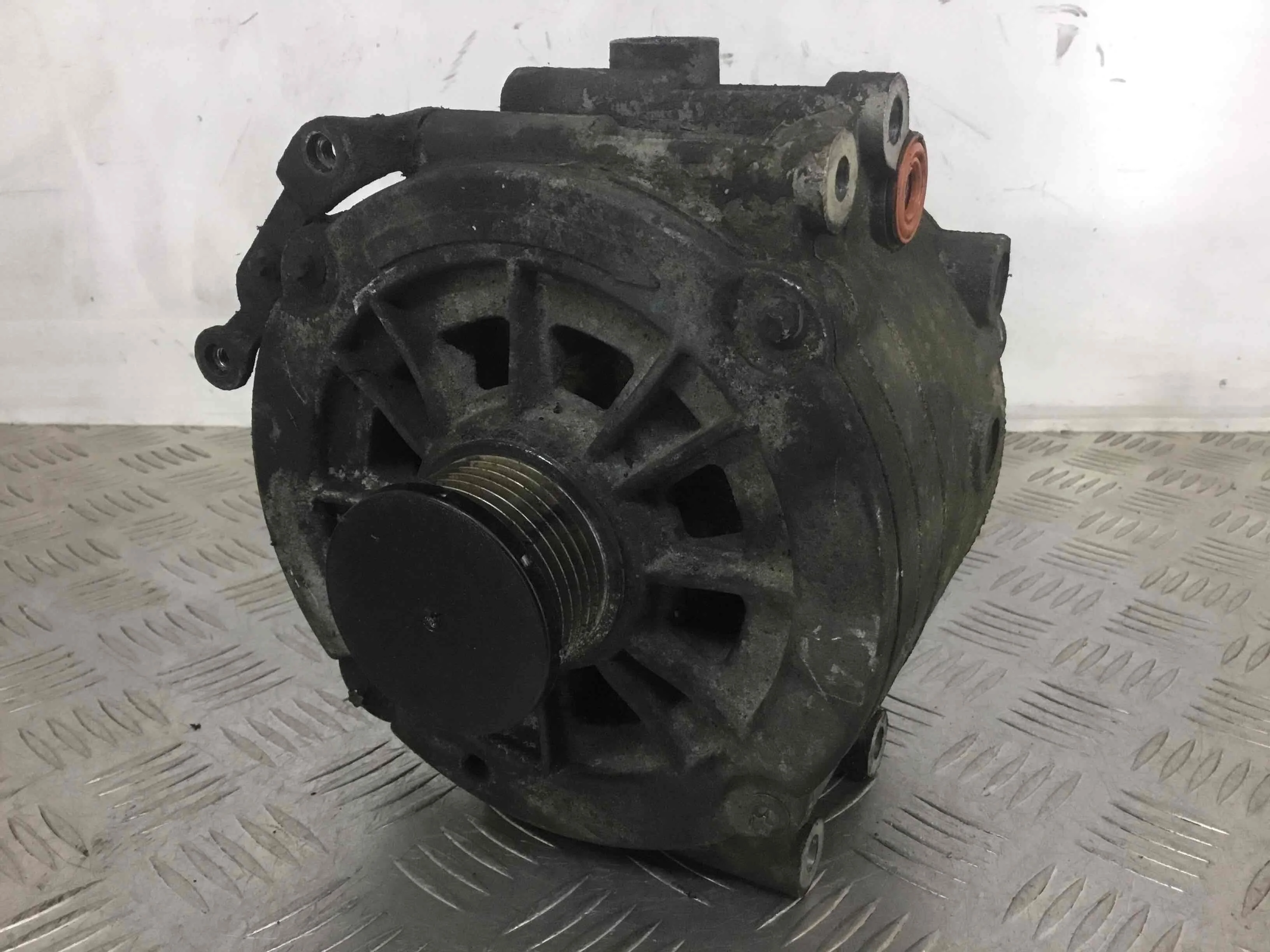 Генератор Mercedes C-klasse W203/S203/CL203 (2000-2004) дизель 2.2 CDI Автомат Седан