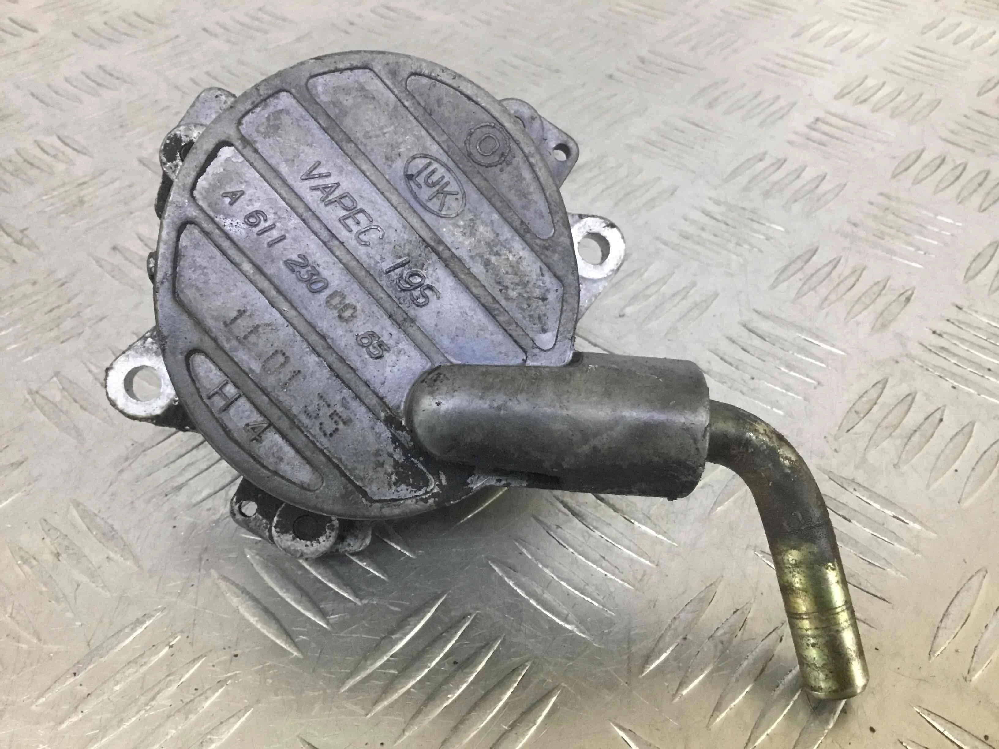 Насос вакуумный Mercedes C-klasse W203/S203/CL203 (2000-2004) дизель 2.2 CDI Автомат Седан