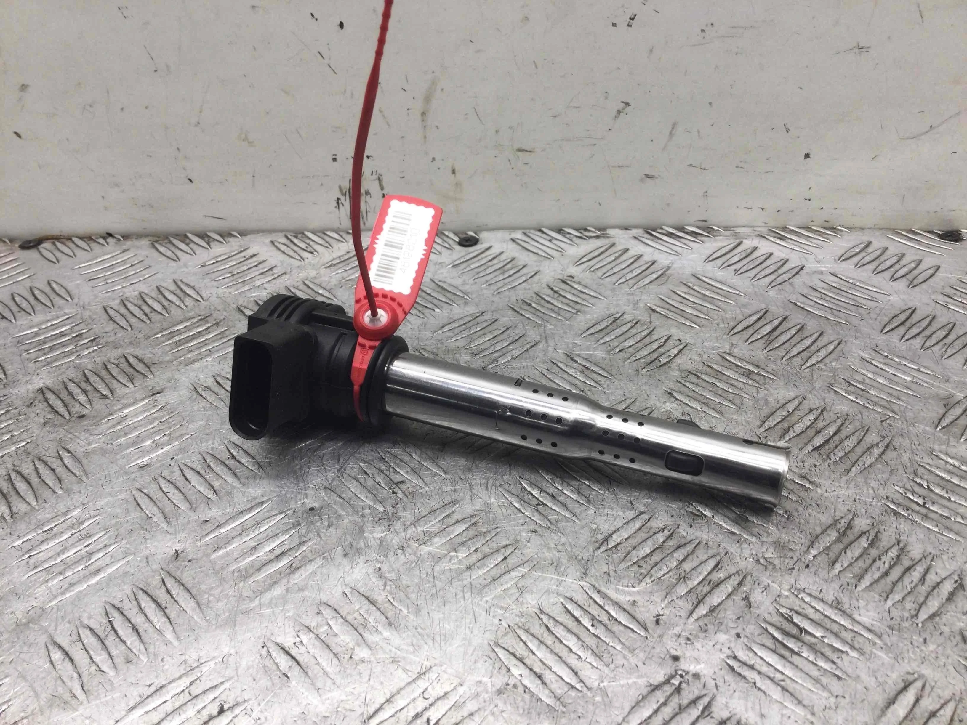 Катушка зажигания Volkswagen Golf 4 поколение (1997-2004) бензин 2.0 i Механика Универсал