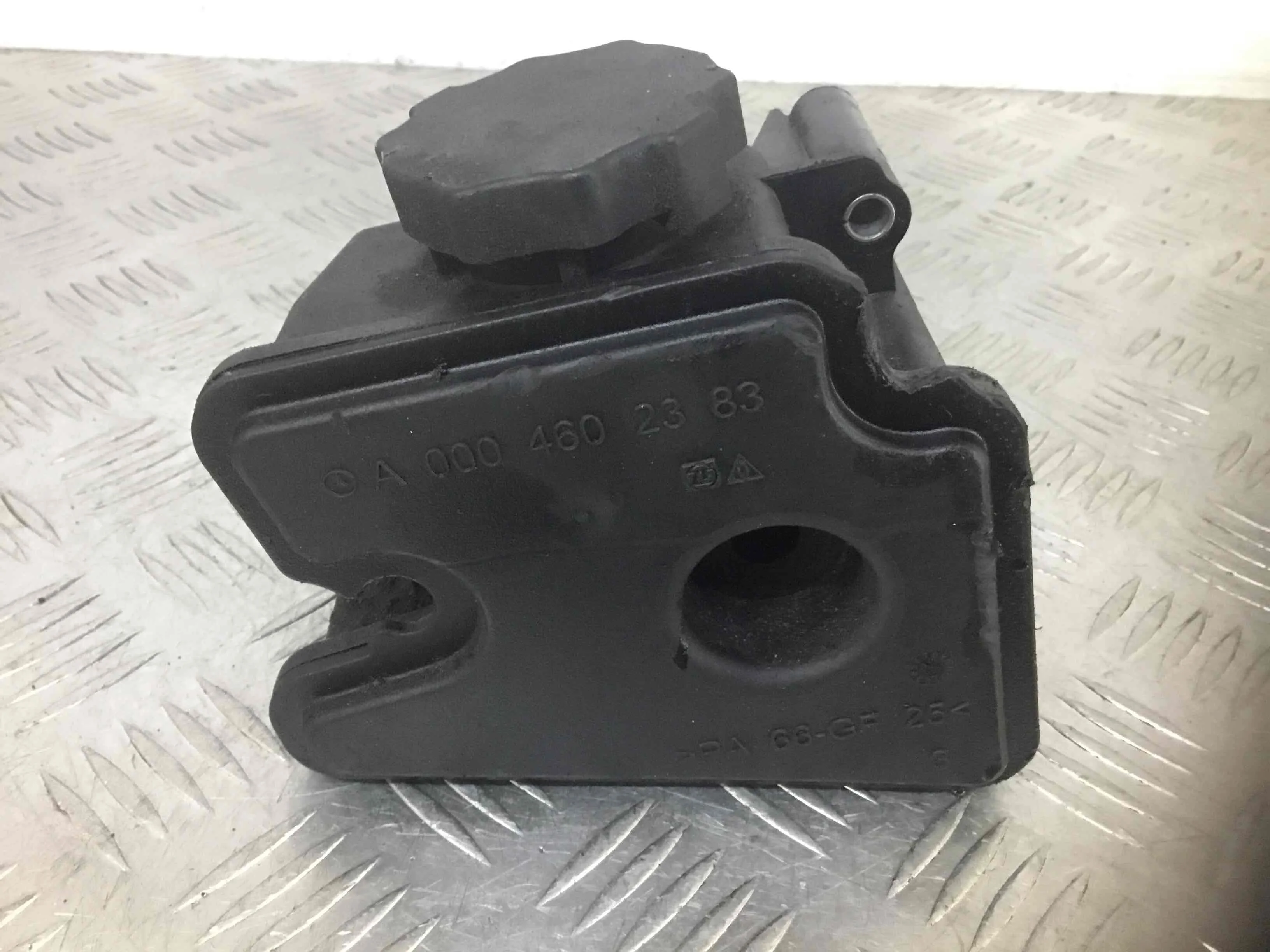 Бачок гидроусилителя Mercedes C-klasse W203/S203/CL203 [рестайлинг] (2004-2007) бензин 2.5 i Автомат Седан