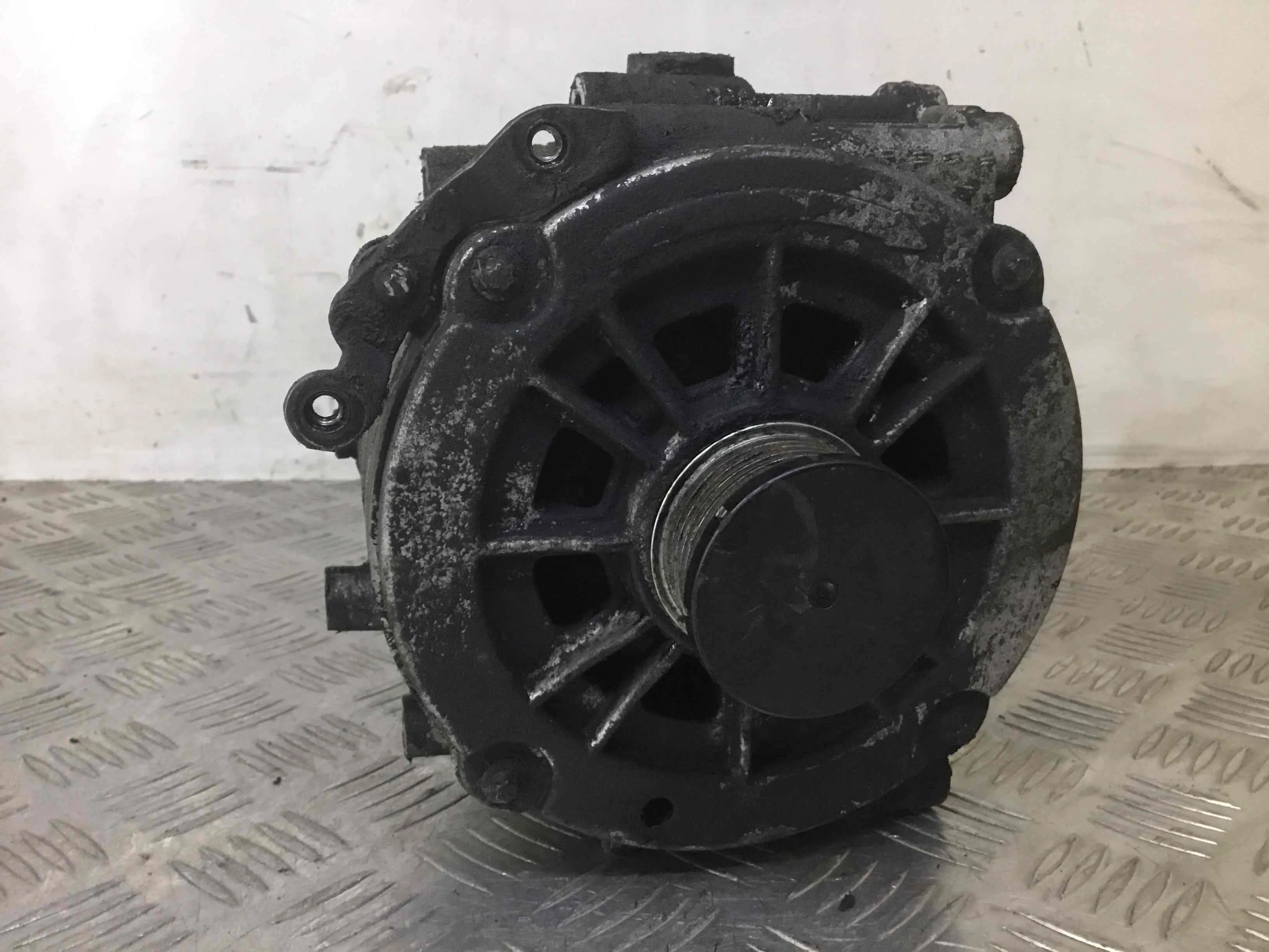 Генератор Mercedes C-klasse W203/S203/CL203 (2000-2004) дизель 2.2 CDI Автомат Седан