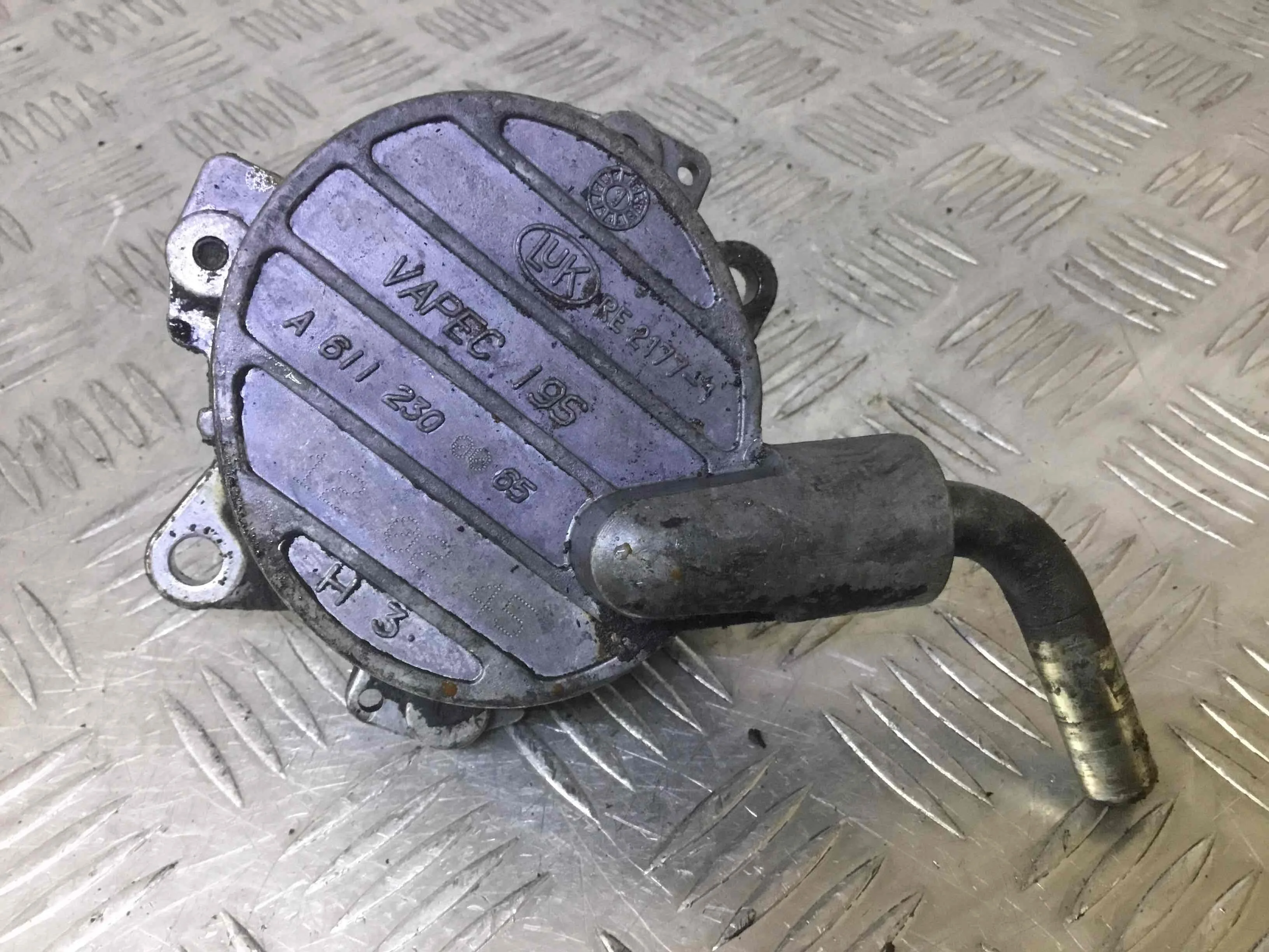 Насос вакуумный Mercedes C-klasse W203/S203/CL203 (2000-2004) дизель 2.2 CDI Автомат Седан