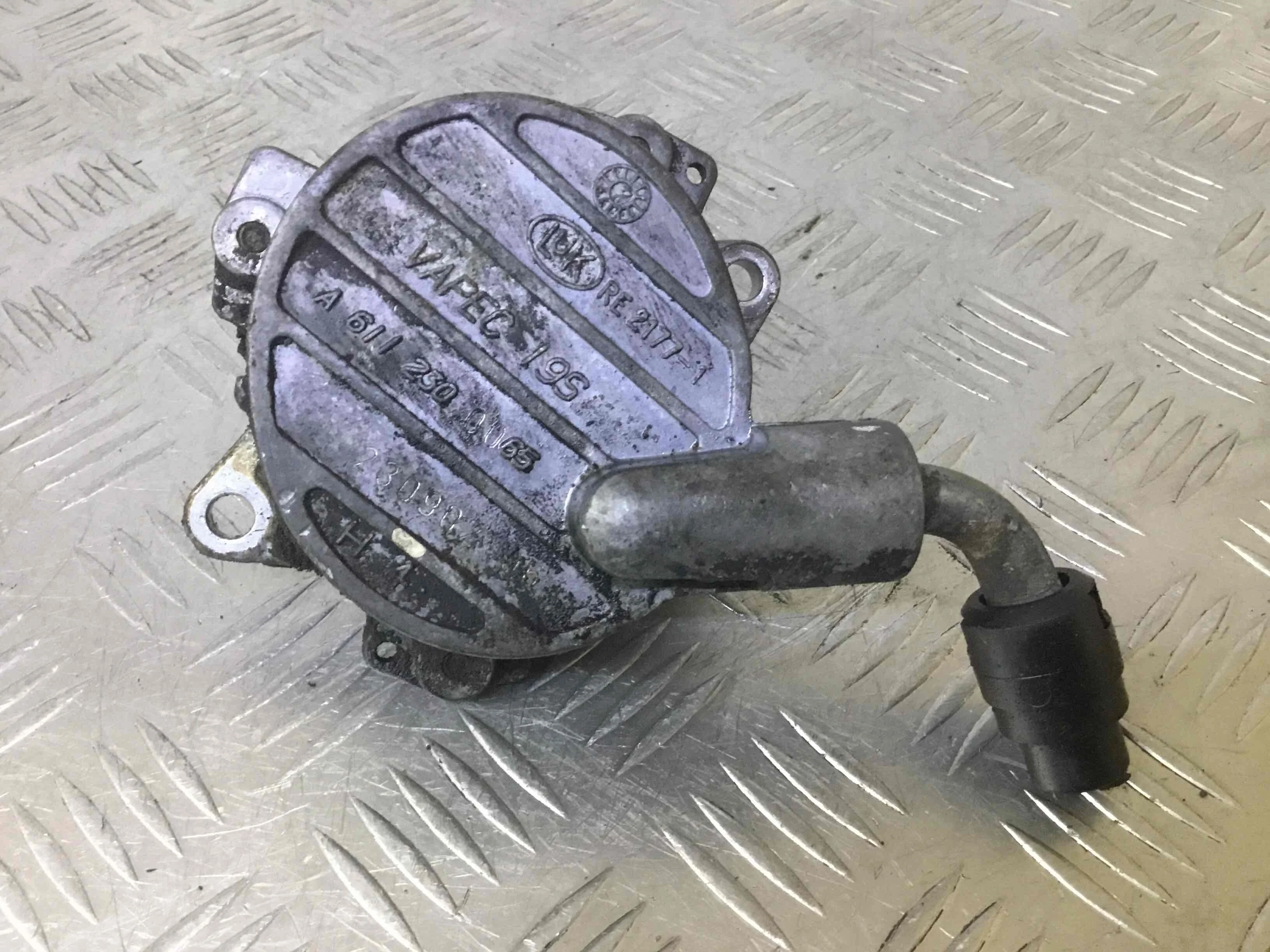 Насос вакуумный Mercedes C-klasse W203/S203/CL203 (2000-2004) дизель 2.2 CDI Автомат Седан