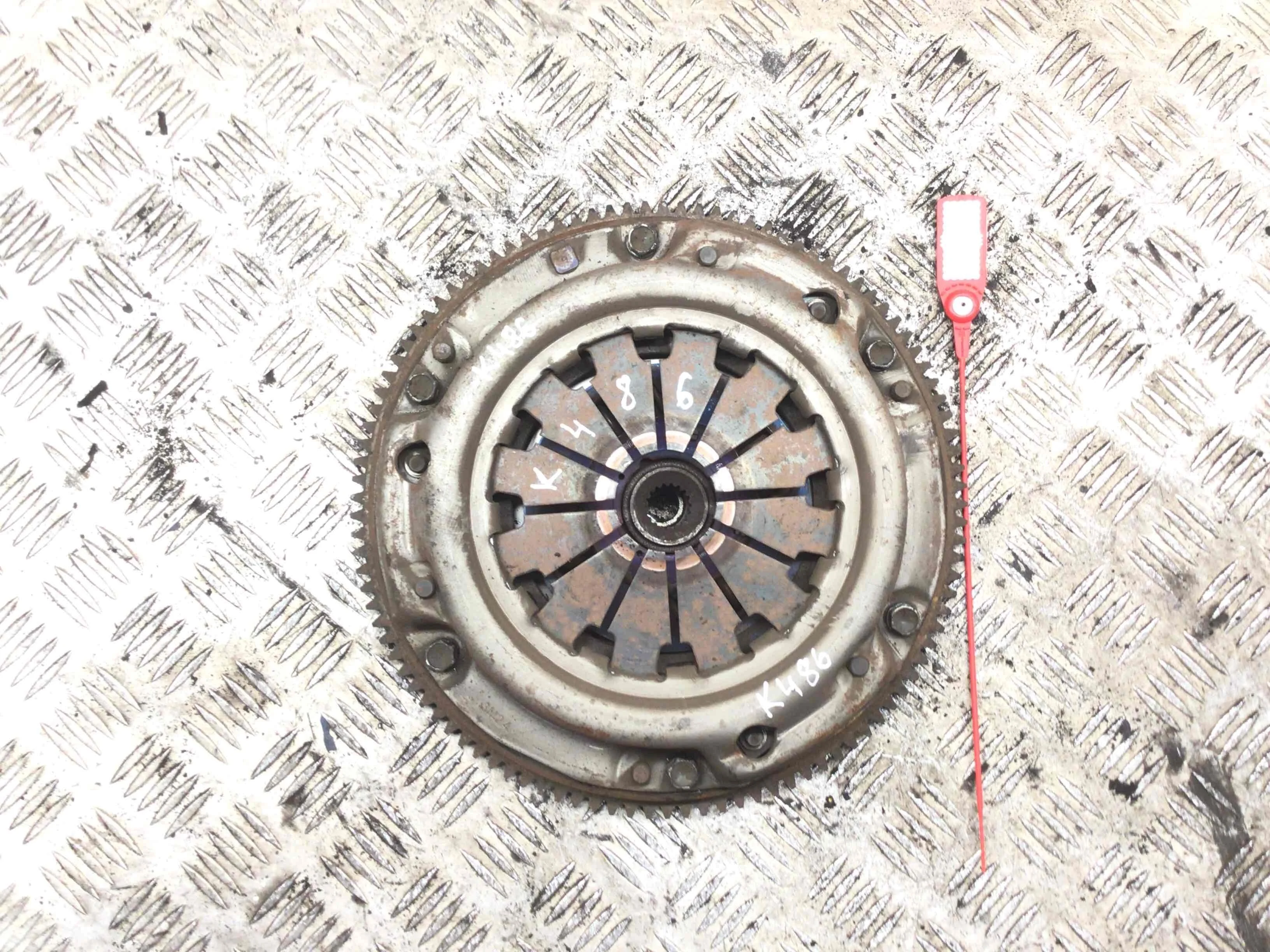 Маховик Suzuki Ignis 2 поколение (2003-2008) бензин 1.3  Механика Седан