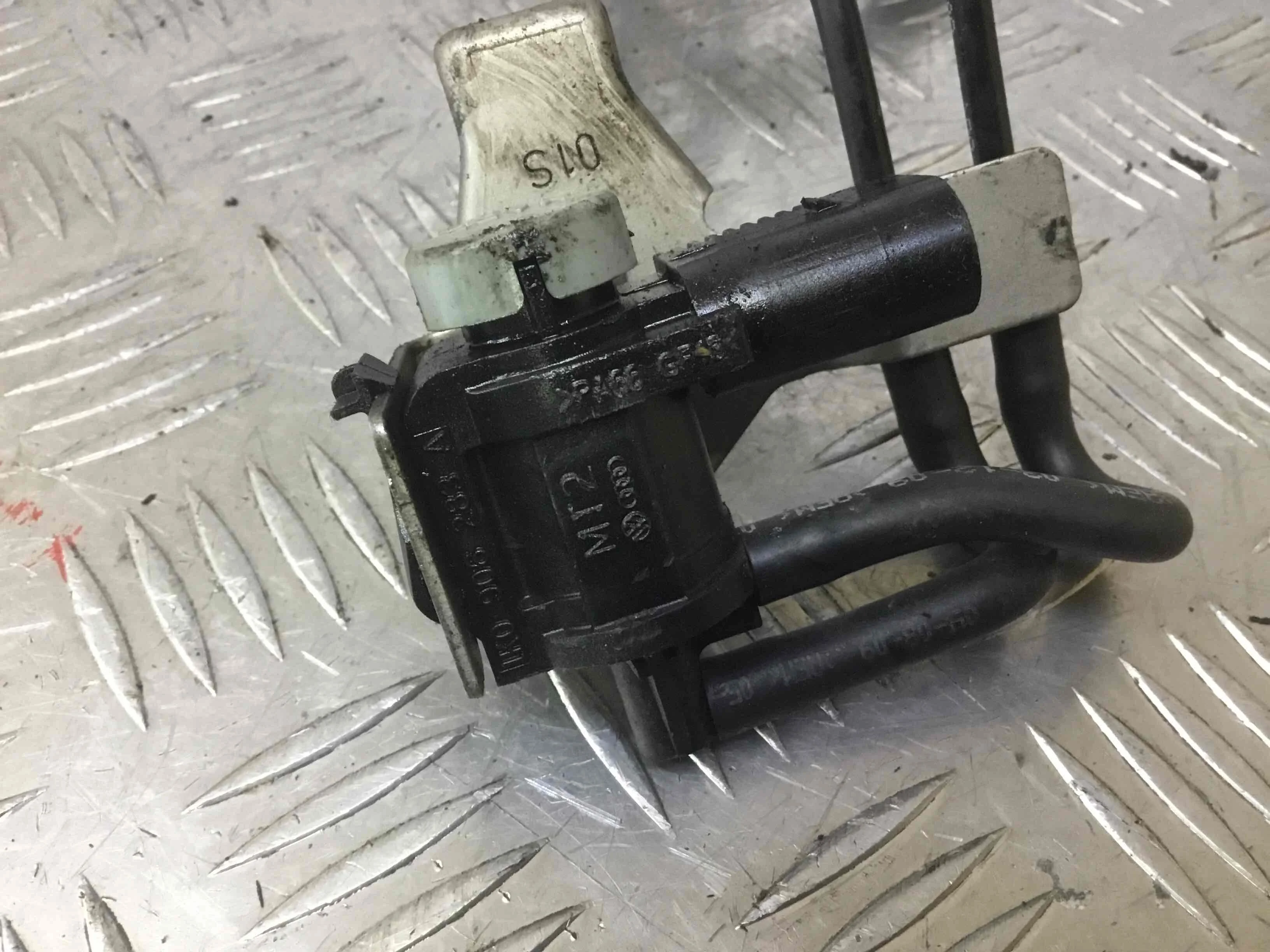 Преобразователь давления (соленоид наддува/EGR) Volkswagen Passat B6 (2005-2010) дизель 2.0 TDI Механика Универсал