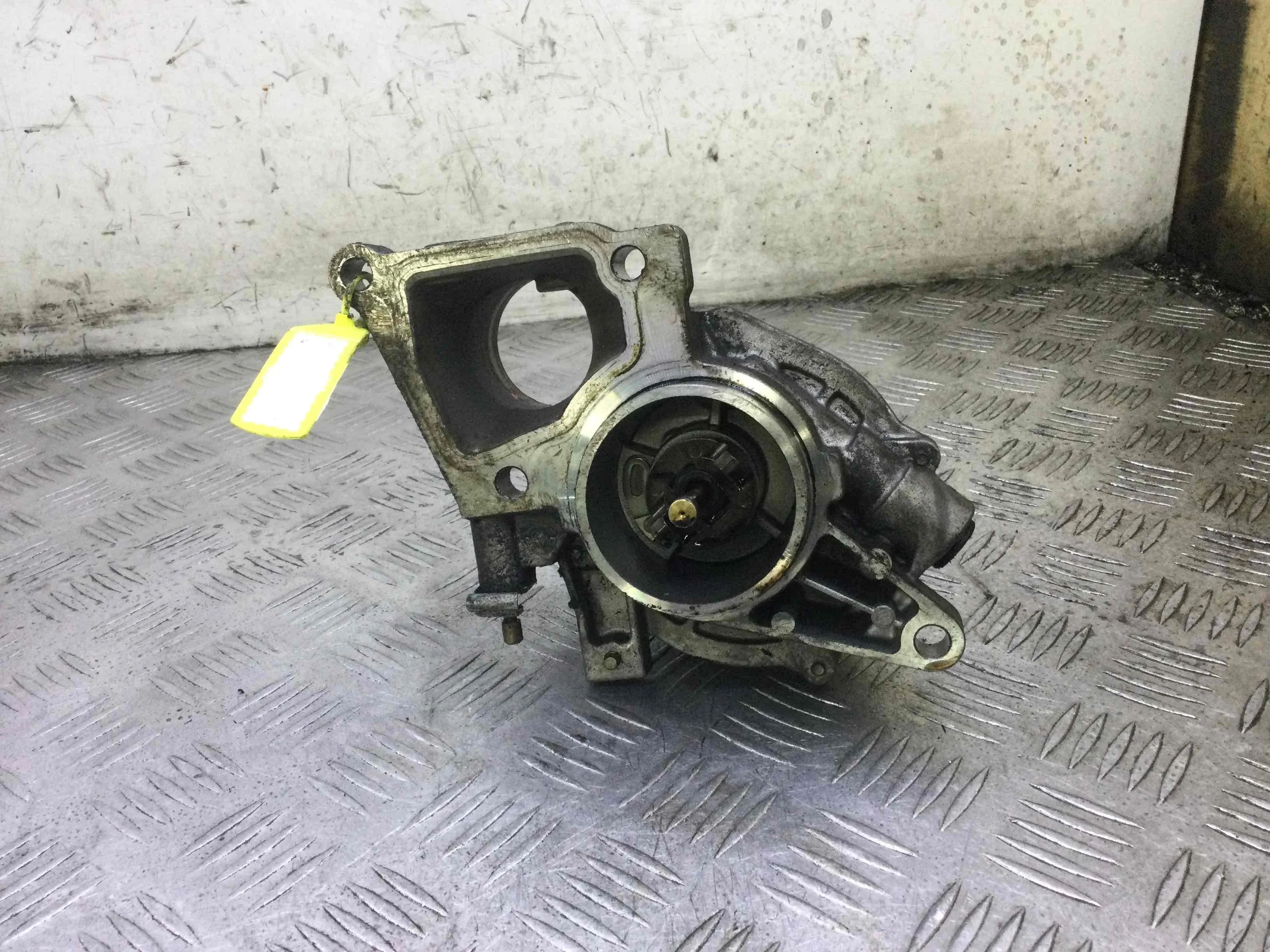 Насос вакуумный Jaguar X-Type 1 поколение (2001-2007) дизель 2.0 CRDi Механика Седан