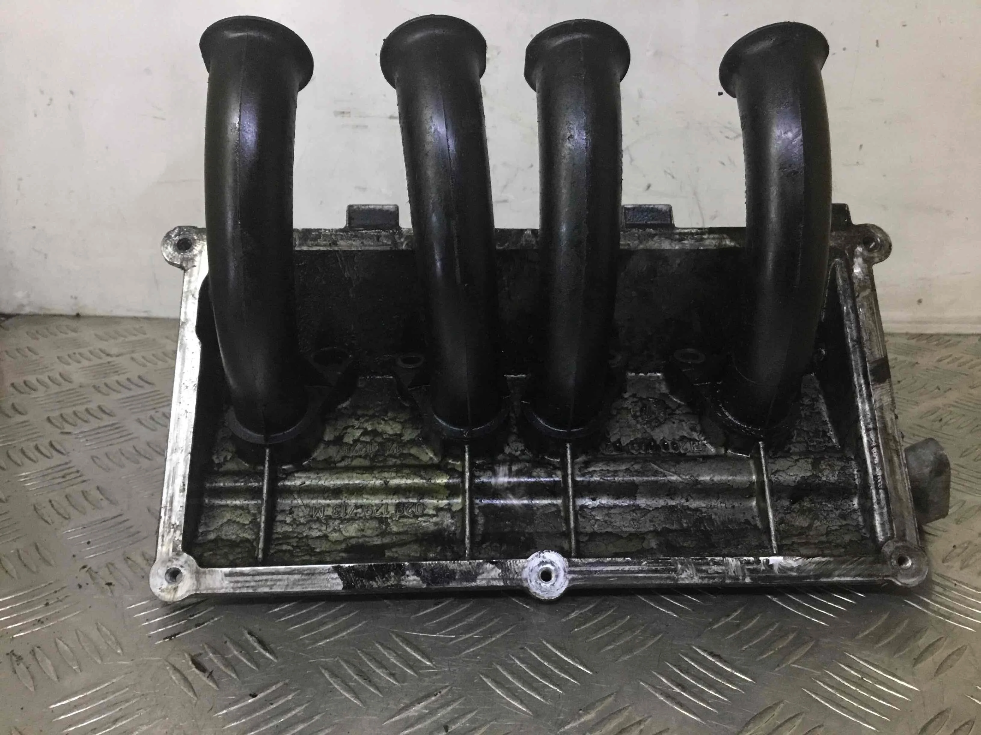 Коллектор впускной Volkswagen Polo 3 поколение (1994-2001) дизель 1.9 SDI Механика Х/б