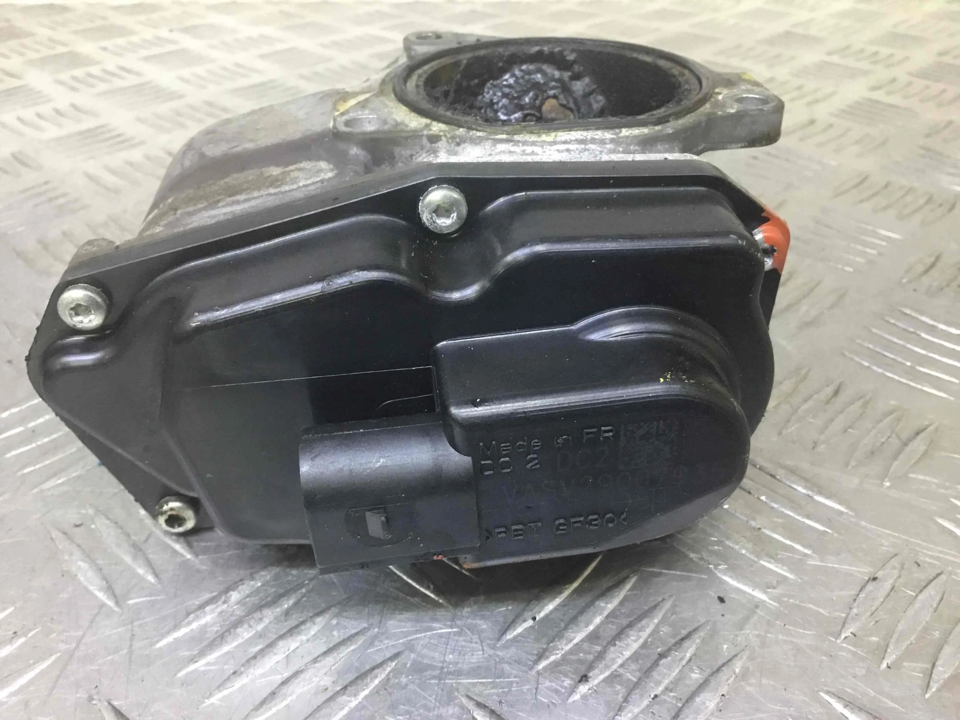 Клапан EGR Volkswagen Passat B6 (2005-2010) дизель 2.0 TDI Механика Минивэн