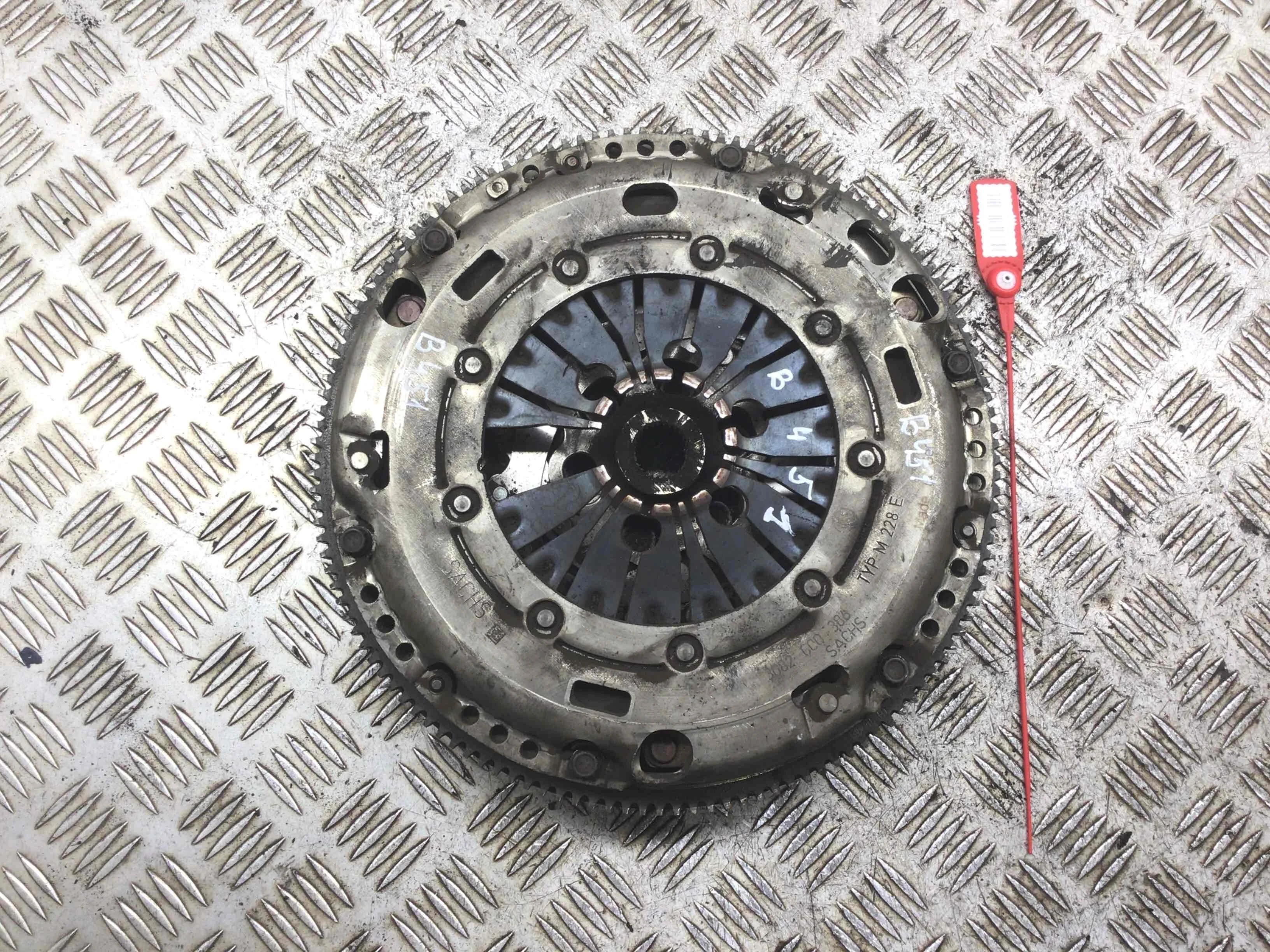 Маховик Volkswagen Golf 5 поколение (2004-2009) дизель 1.9 DTI Механика Х/б