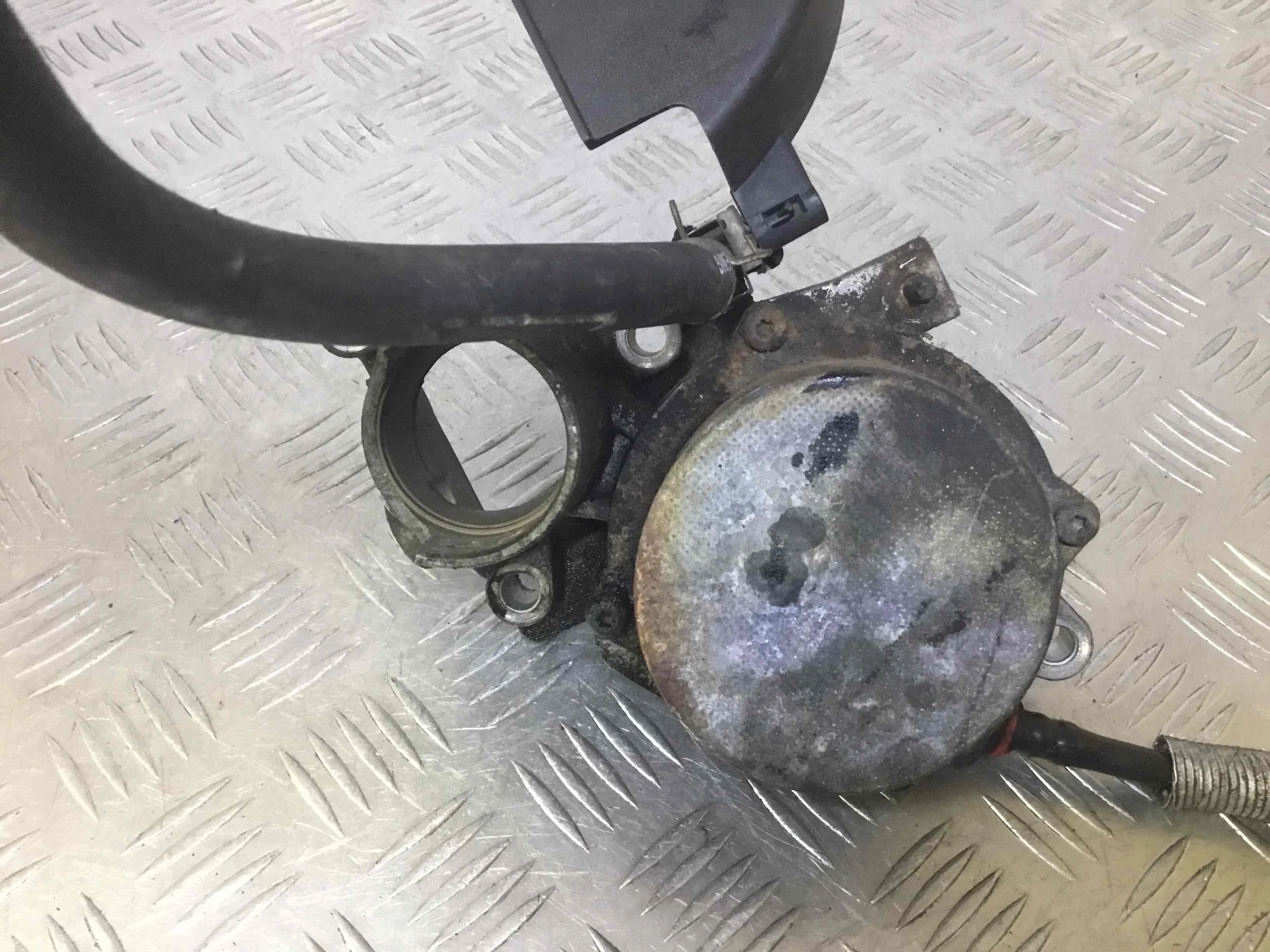 Насос вакуумный Ford Transit 3 поколение (2000-2006) дизель 2.0 TDI Механика