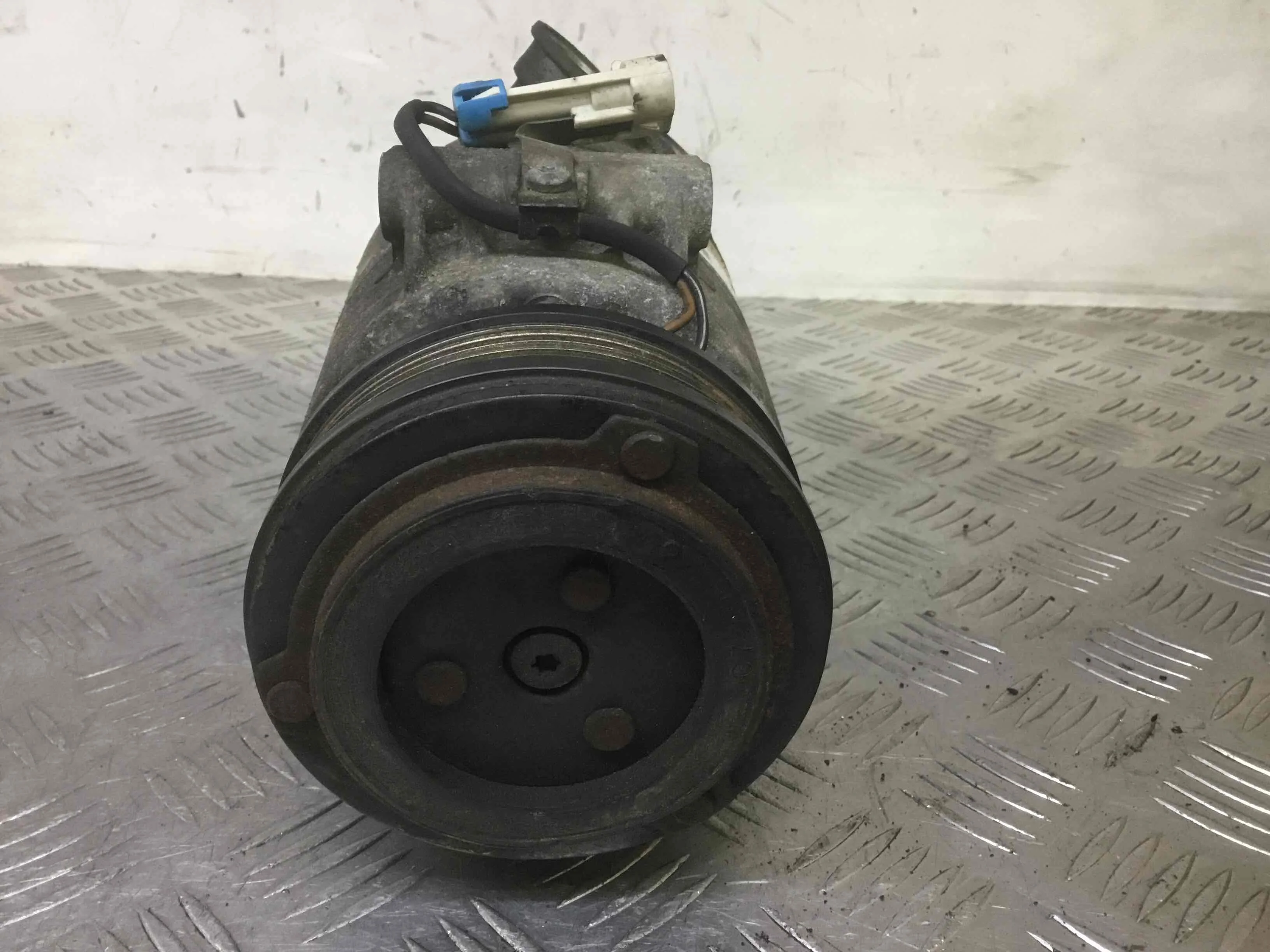 Компрессор кондиционера Opel Meriva 1 поколение 2002 - 2006 бензин 1.6 i Механика Минивэн