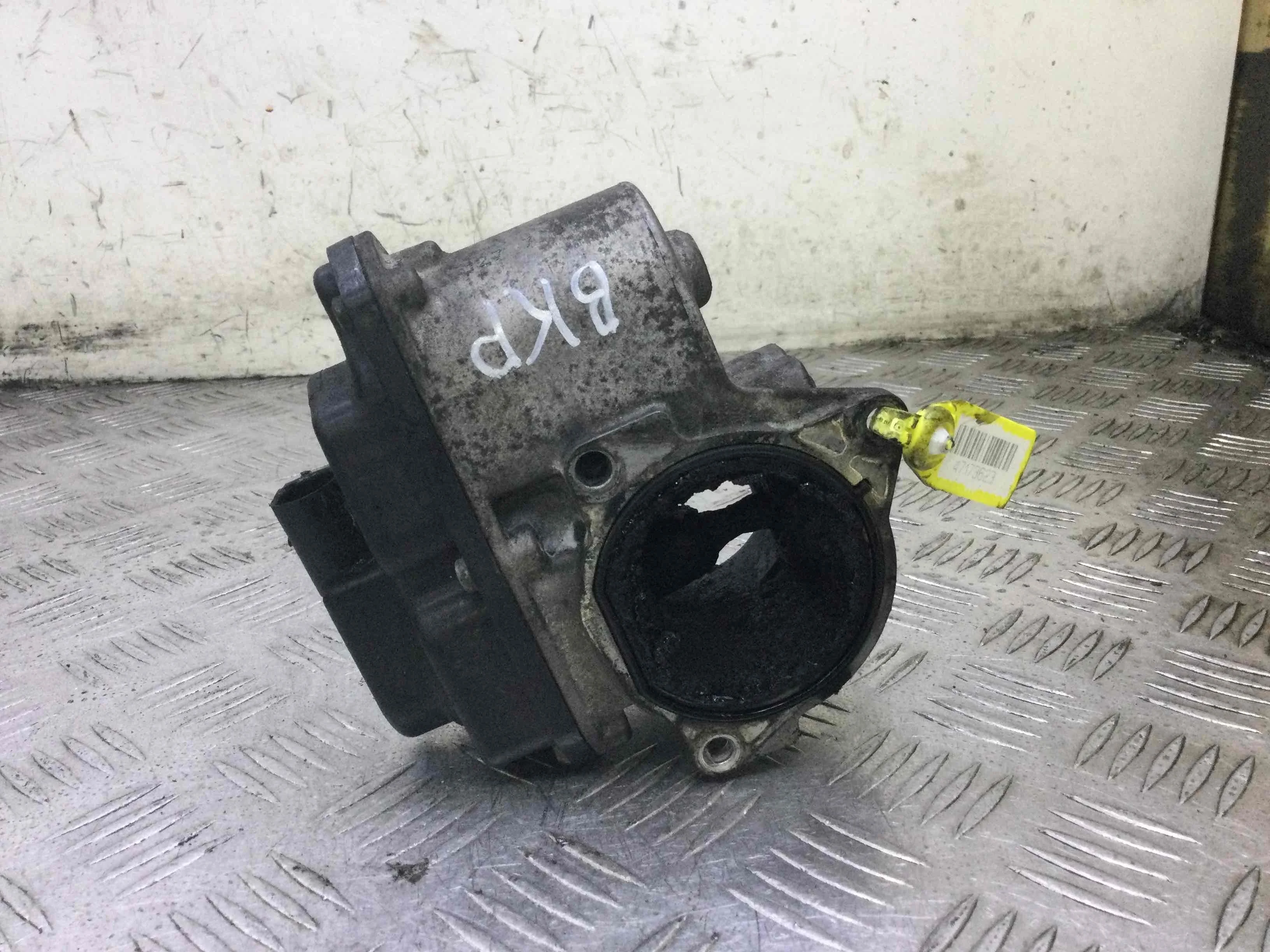 Клапан EGR Volkswagen Passat B6 (2005-2010) дизель 2.0 TDI Механика Седан