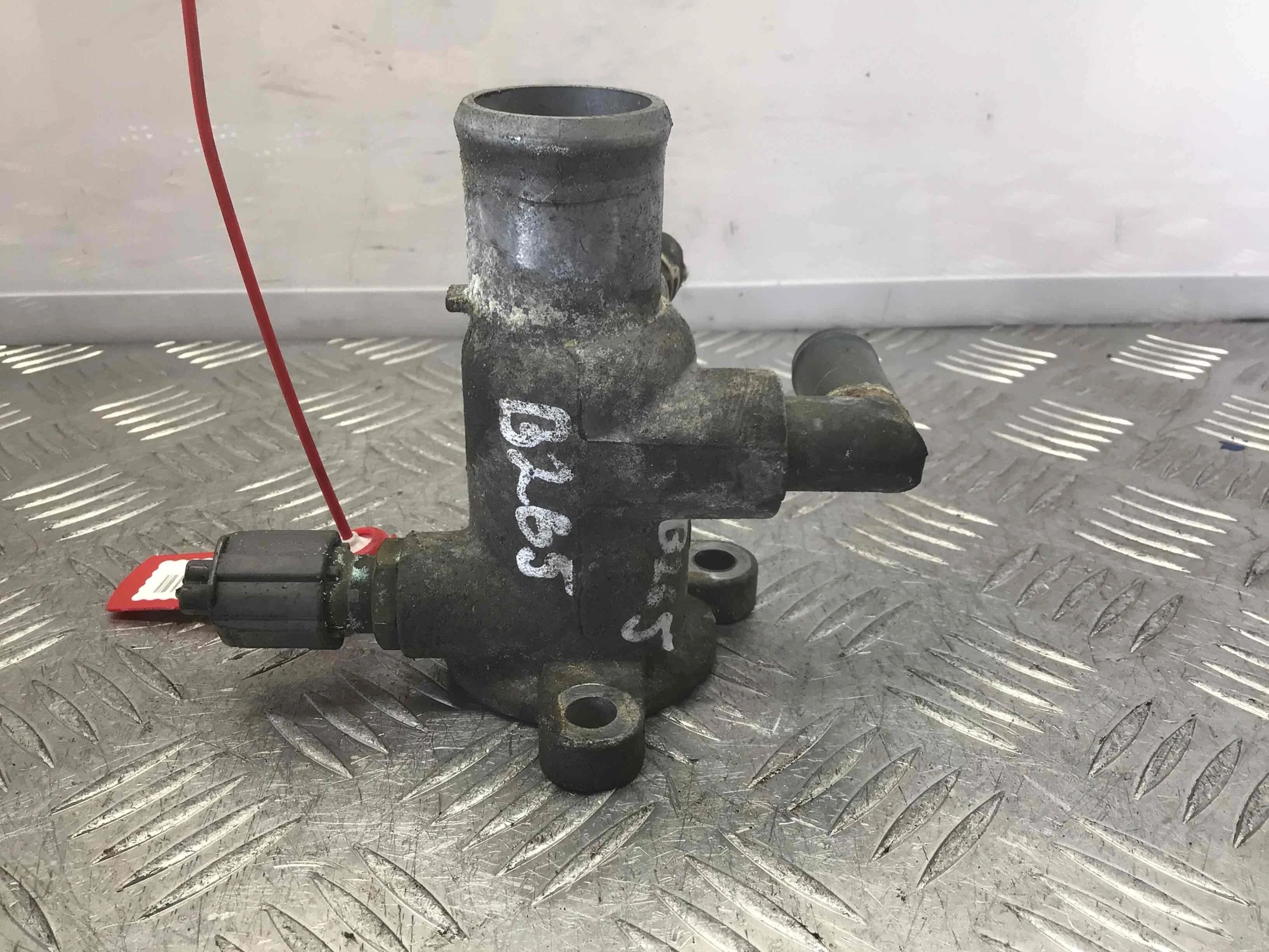 Фланец (тройник) системы охлаждения Suzuki Ignis 2 поколение (2003-2008) бензин 1.5 is Механика