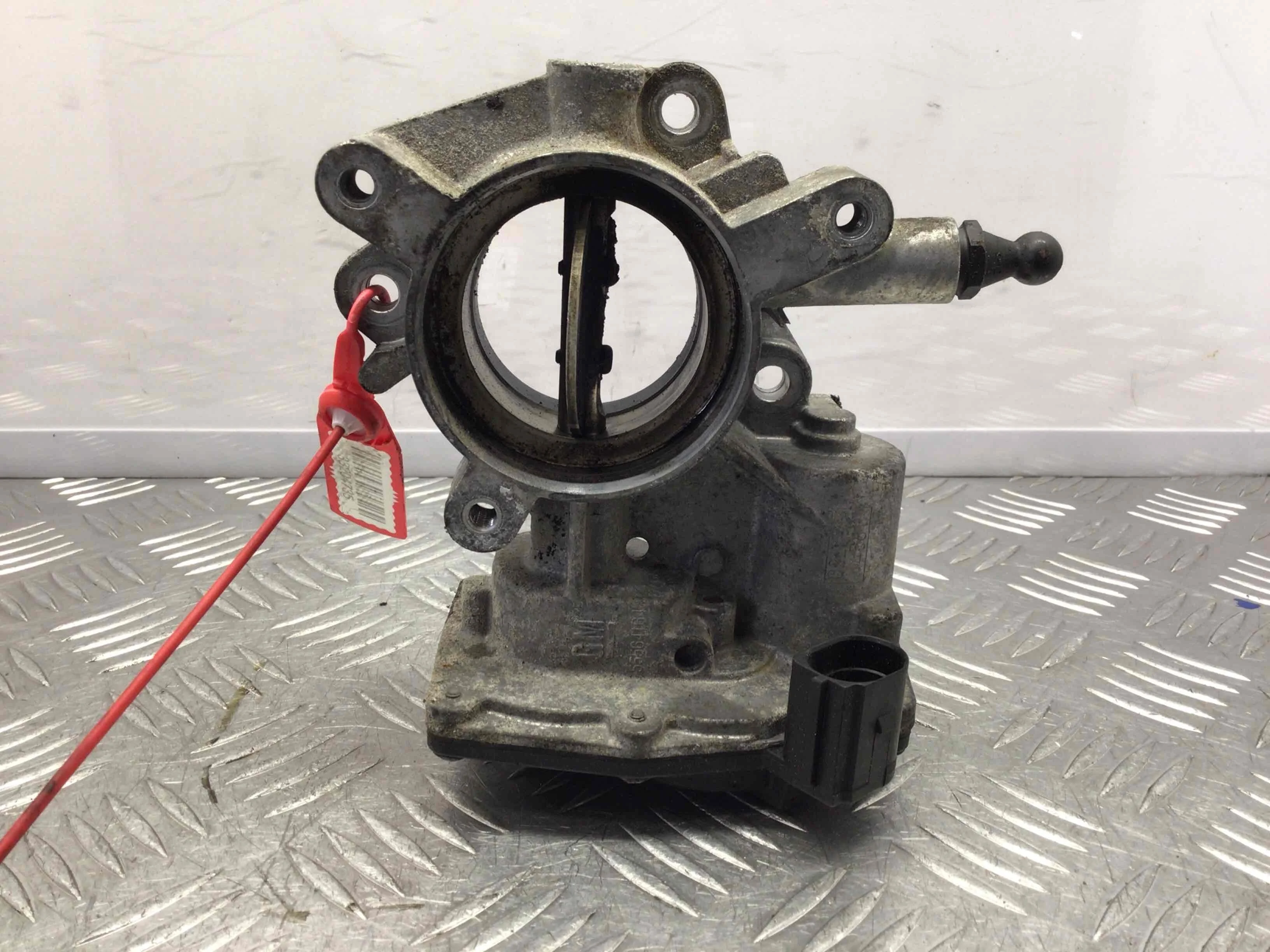 Заслонка дроссельная Opel Insignia 1 поколение (2008-2013) дизель 2.0 TDI Механика Седан