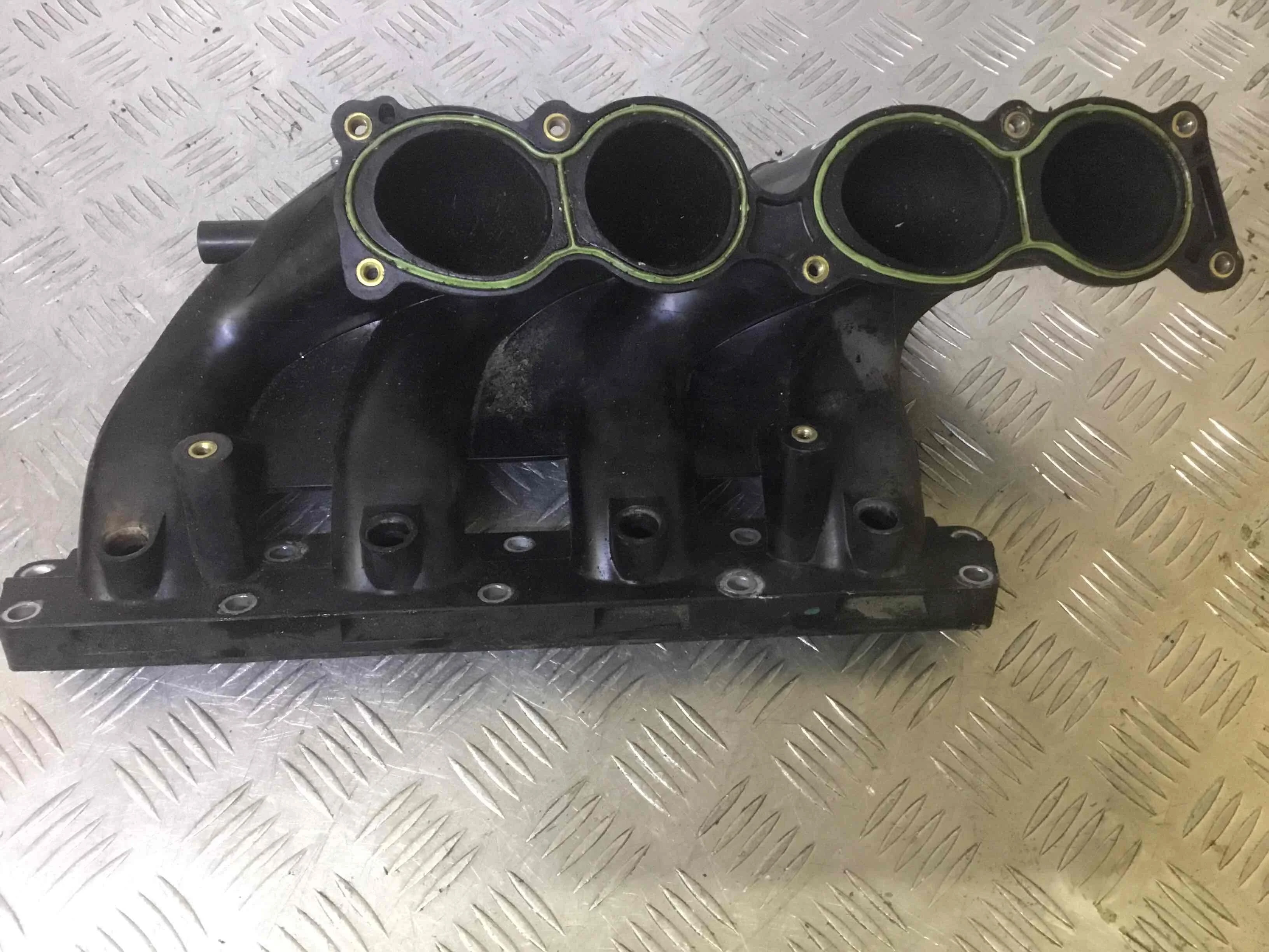 Коллектор впускной Audi A3 8L [рестайлинг] (2000-2003) бензин 1.8 i Автомат Х/б