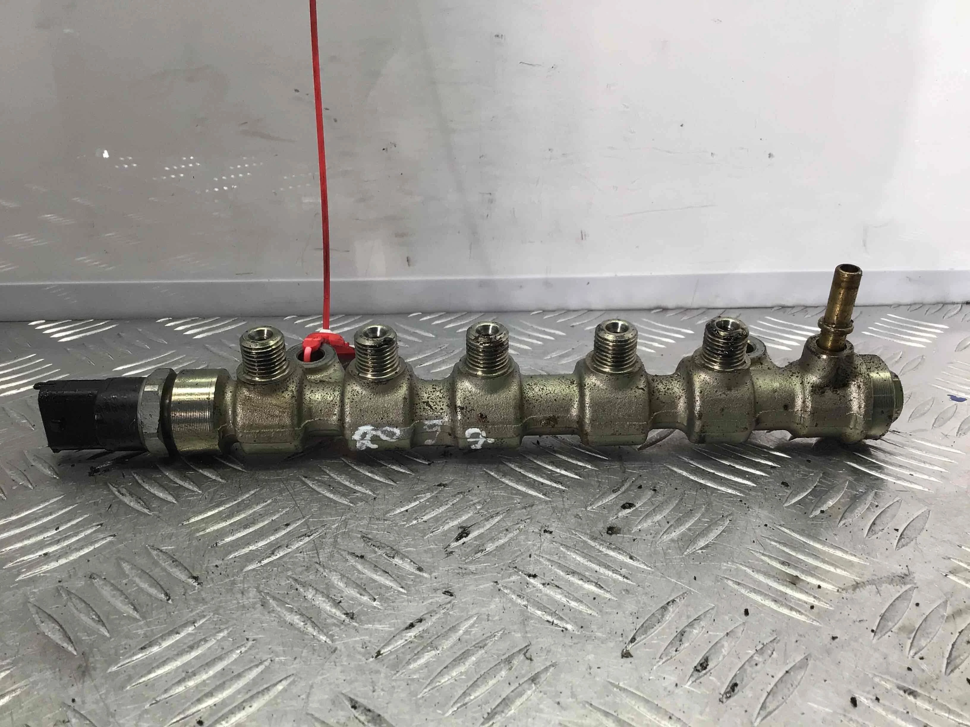 Топливная рампа Renault Espace Espace IV (JK) 2002 - 2012 дизель 2.2 DTI Автомат Минивэн