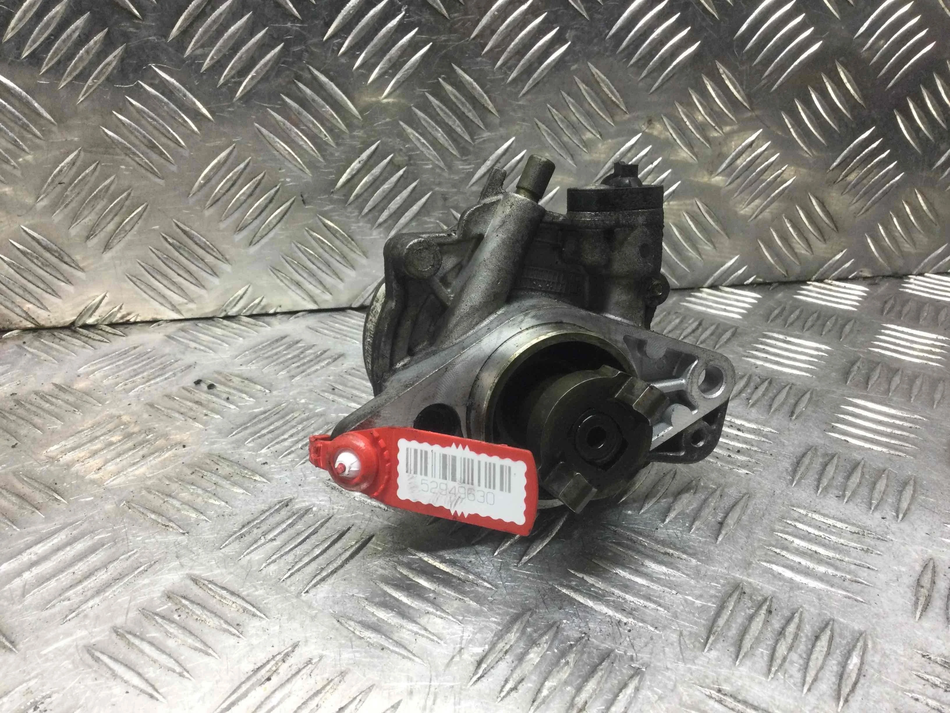 Насос вакуумный Opel Corsa D (2006-2011) дизель 1.3 DTI Механика Х/б