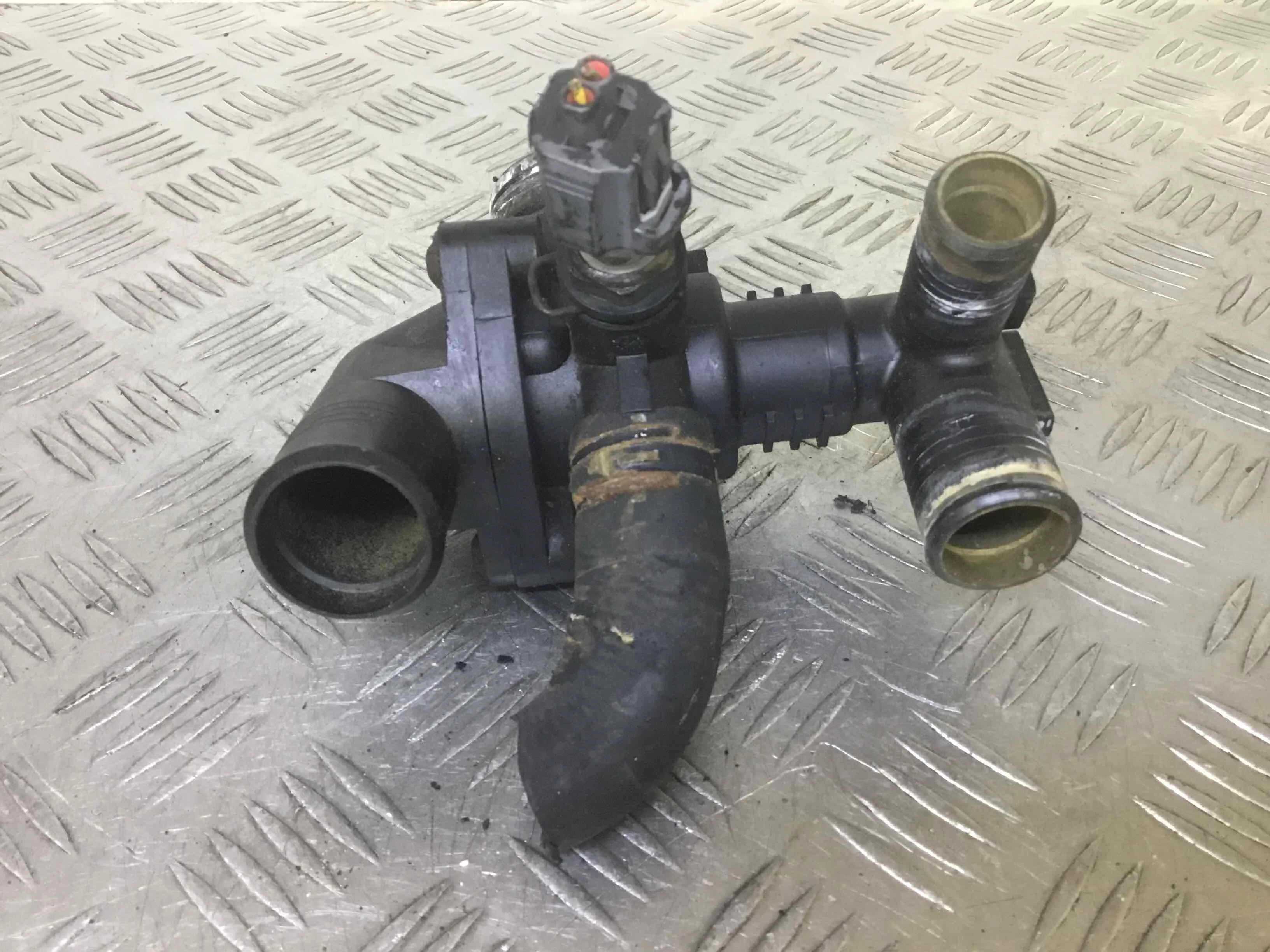 Корпус термостата Ford Transit 3 поколение [рестайлинг] (2006-2013) дизель 2.2 TDI Механика Микроавтобус