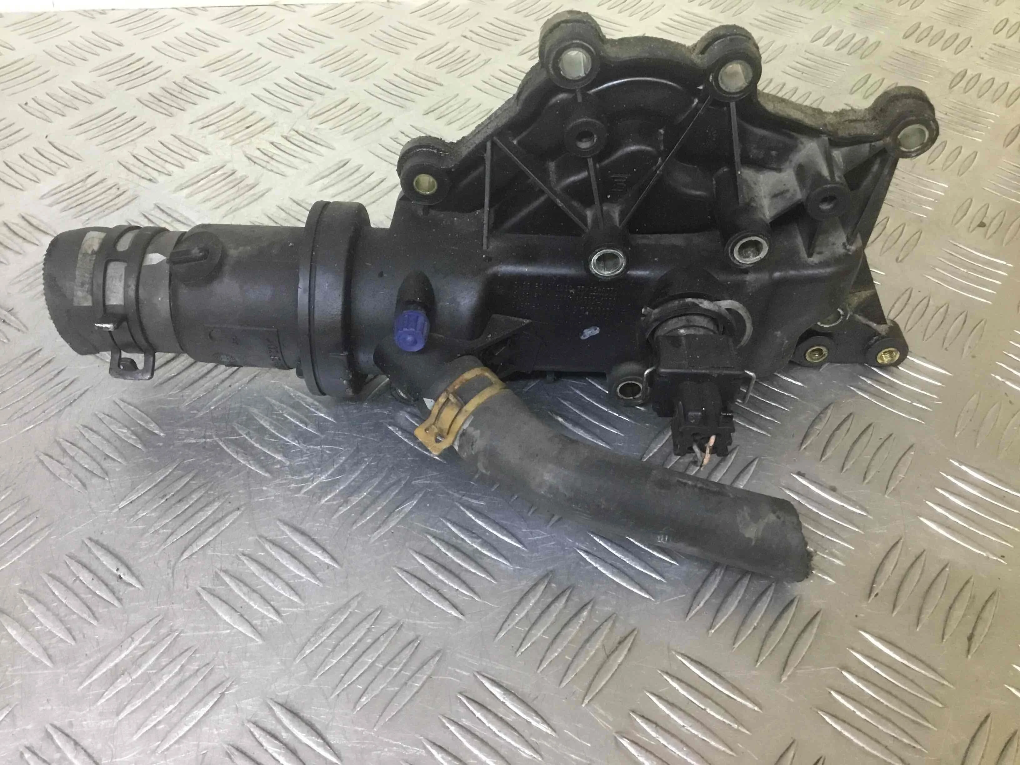 Корпус термостата Renault Scenic 2 поколение (2003-2006) бензин 1.6 i Автомат Х/б