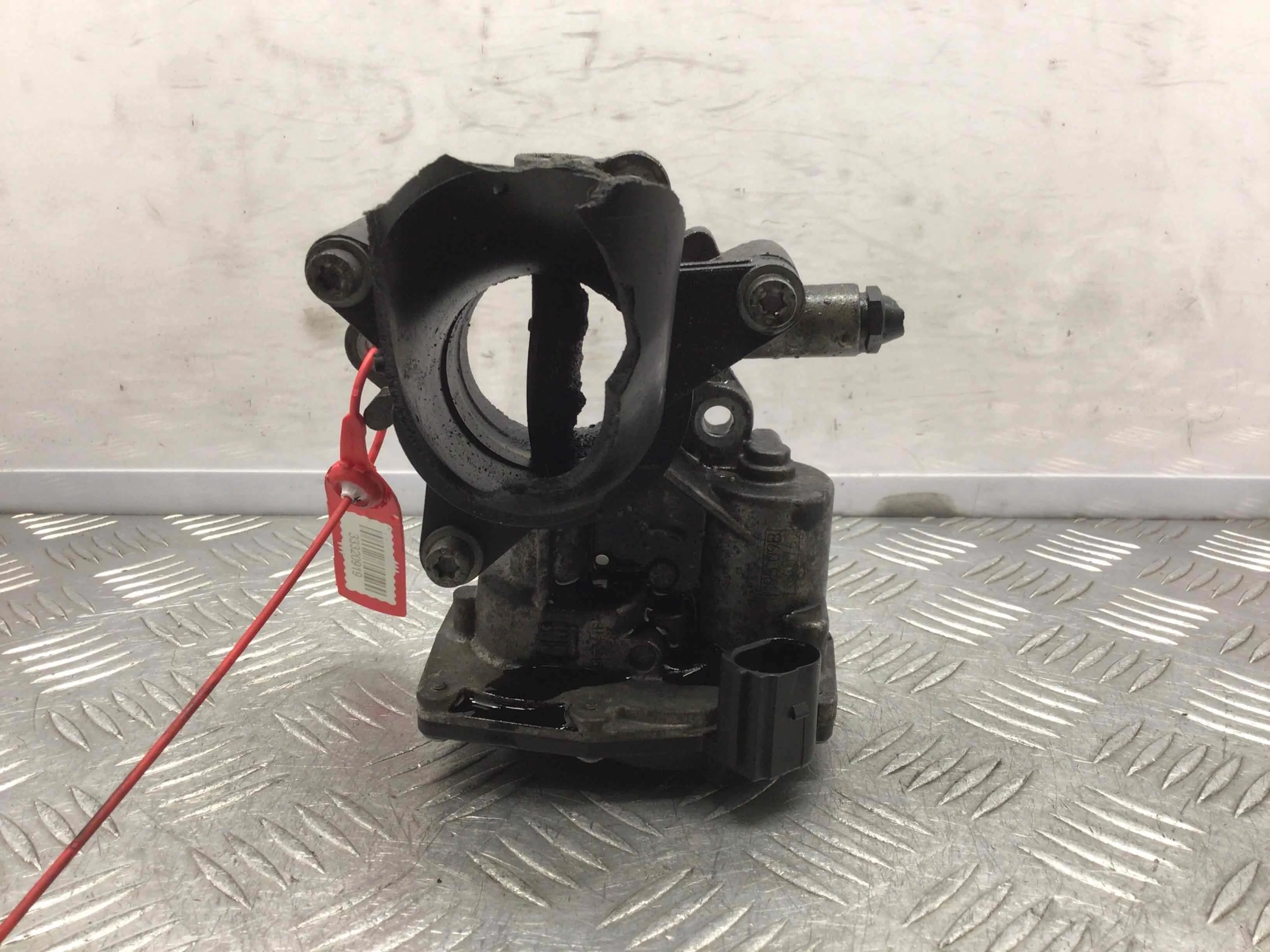 Заслонка дроссельная Opel Insignia 1 поколение (2008-2013) дизель 2.0 TDI Механика Седан